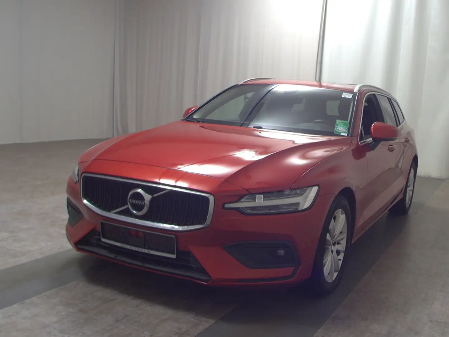 Volvo V60 D3 Momentum T-Leder Navi LED Pano RFK Rot - 2