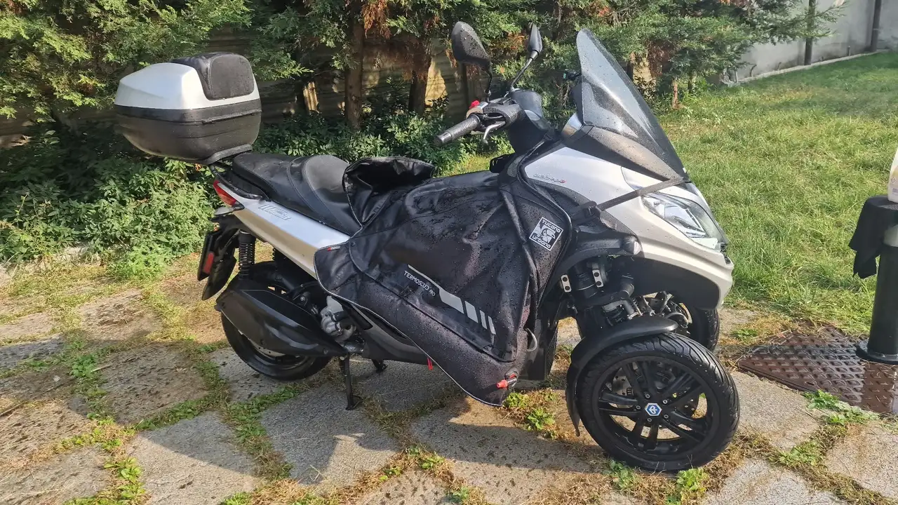 Piaggio MP3 300