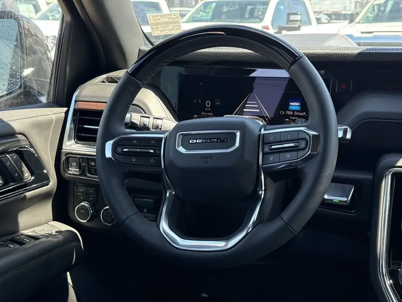GMC Yukon снимка GMC Yukon