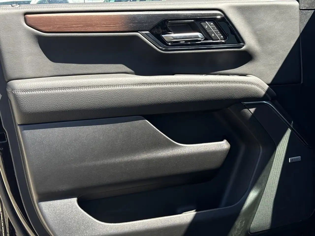 GMC Yukon снимка GMC Yukon