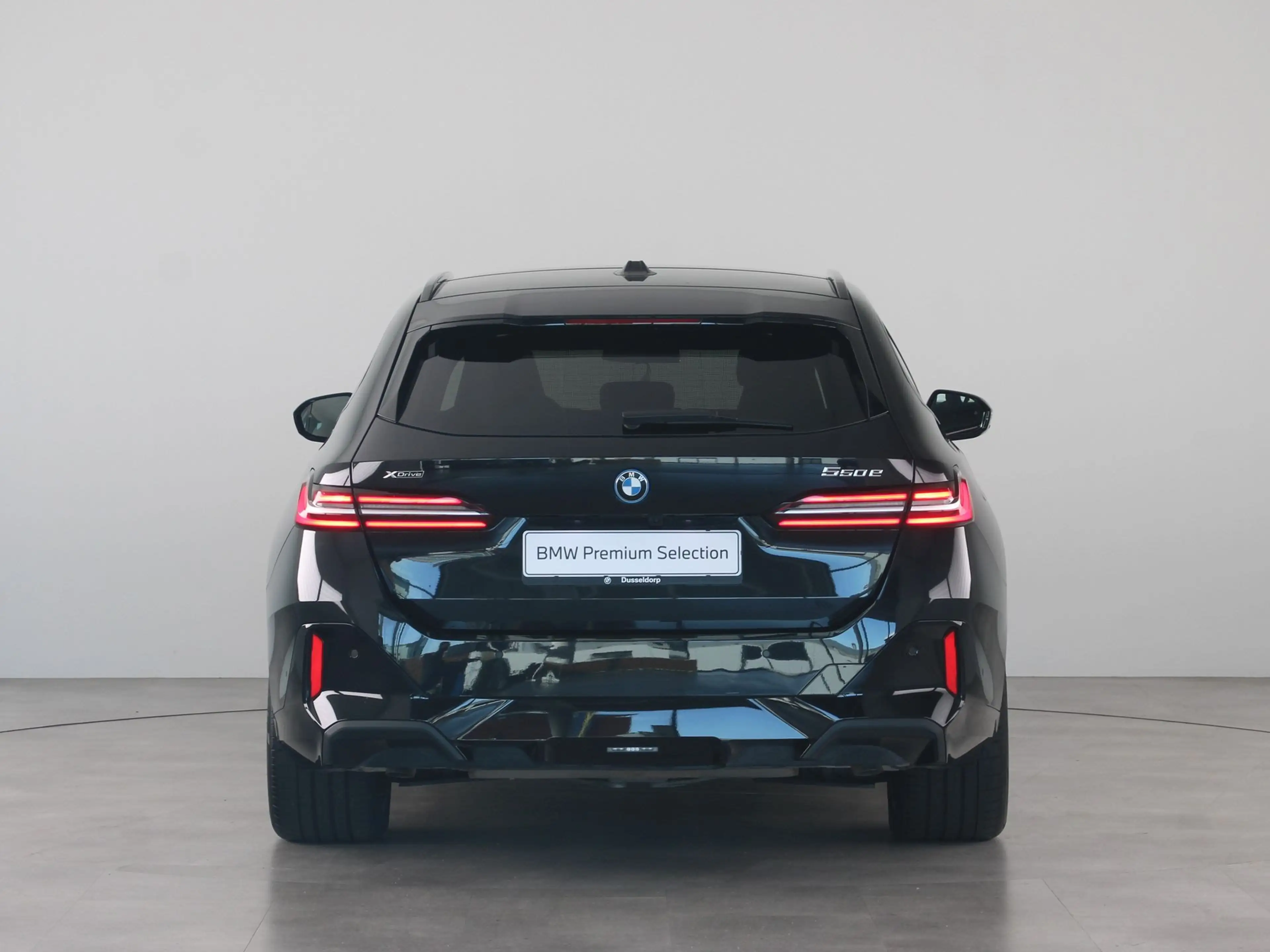 BMW 550 5 Serie Touring 550e xDrive — photo 12