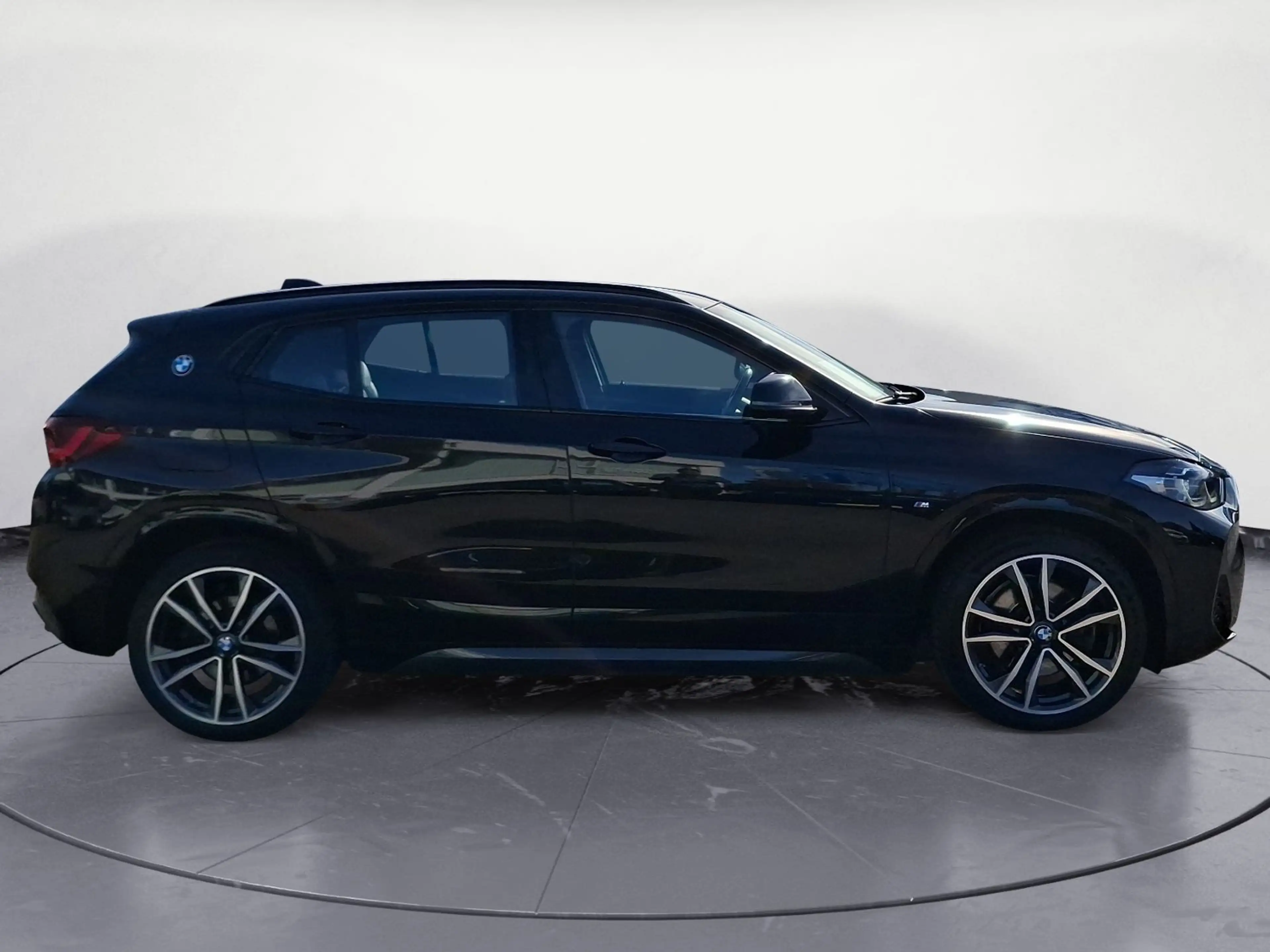 BMW X2 xDrive25d M Sport AHK Head-Up — photo 7