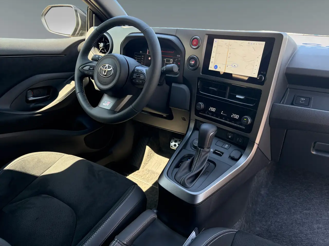 Toyota Yaris 2026 — фото 10