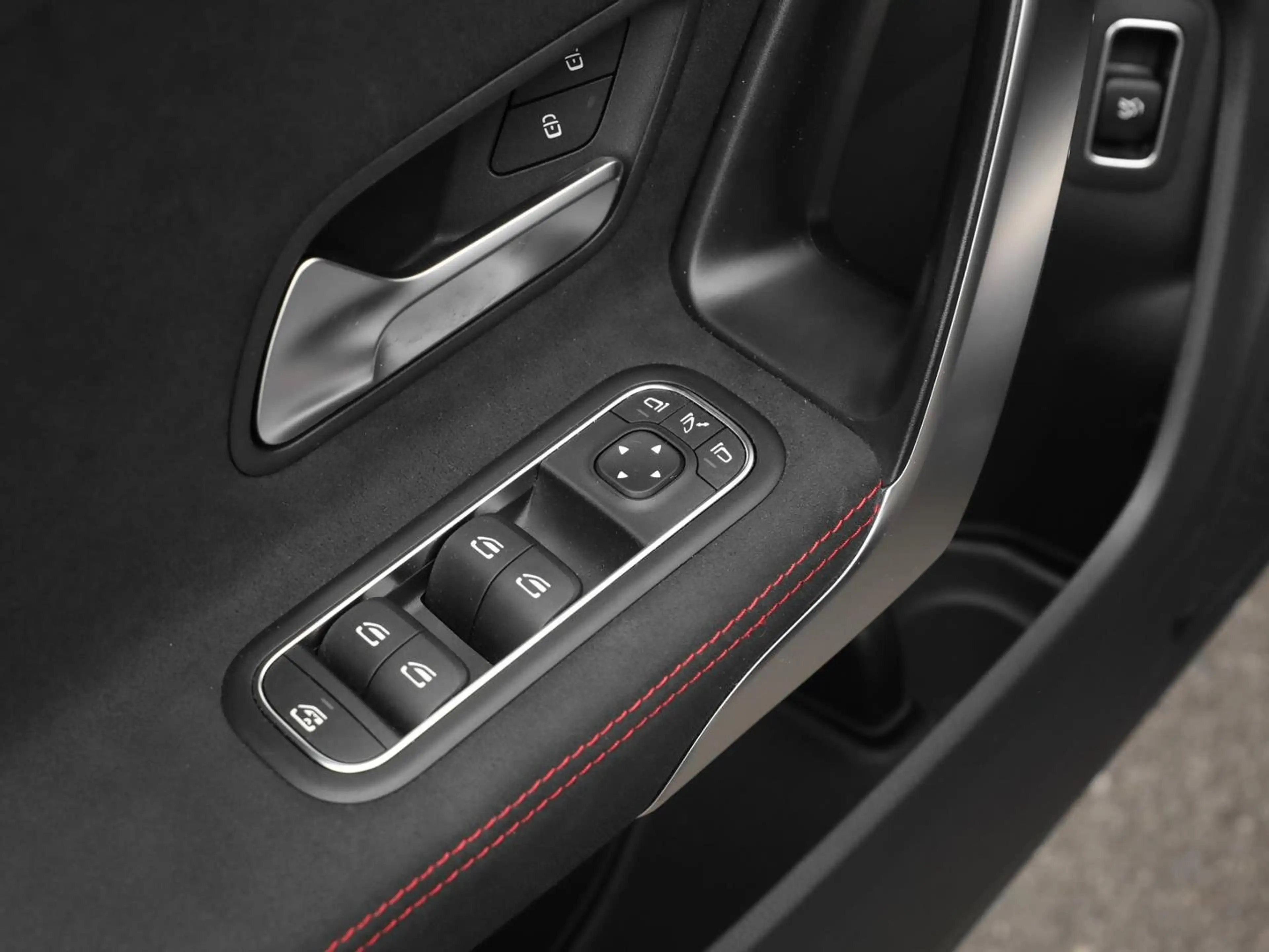 Mercedes-Benz CLA 200 AMG Advanced Ambiente Kamera MBUX LED — photo 14