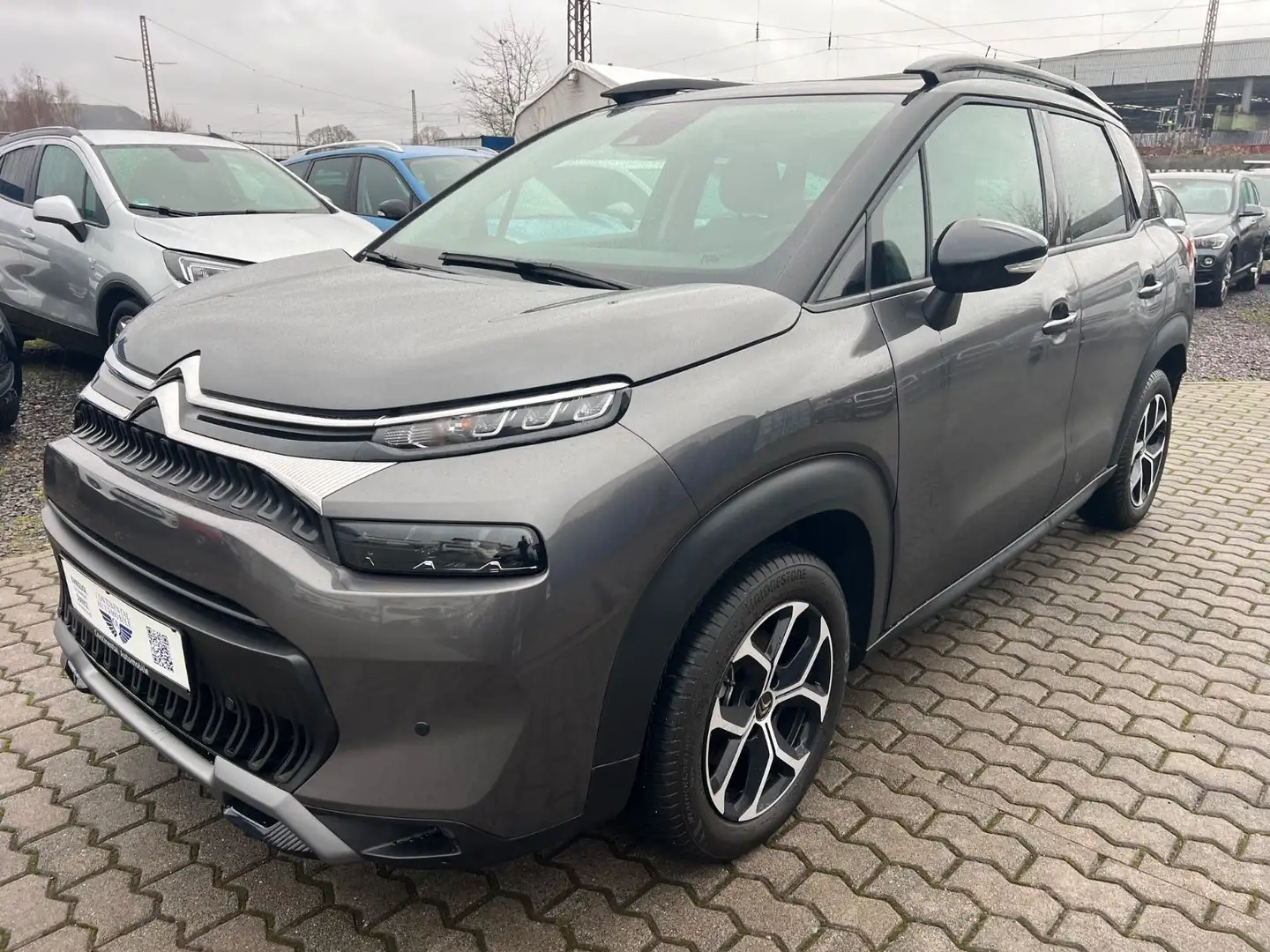 Citroen C3 Aircross Shine Automatik AUTOMATIK,SHZ,NAVI Grau - 1