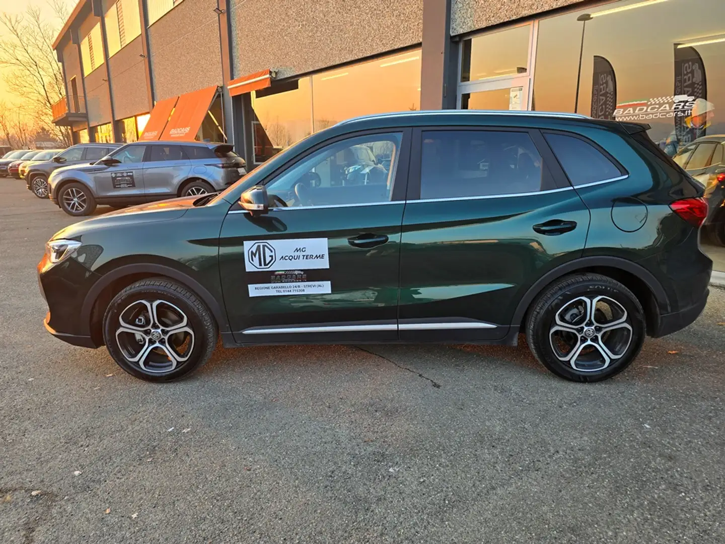 MG ZS ZS 1.5 COMFORT AZIENDALE BRITISH RACING GREEN Grün - 2