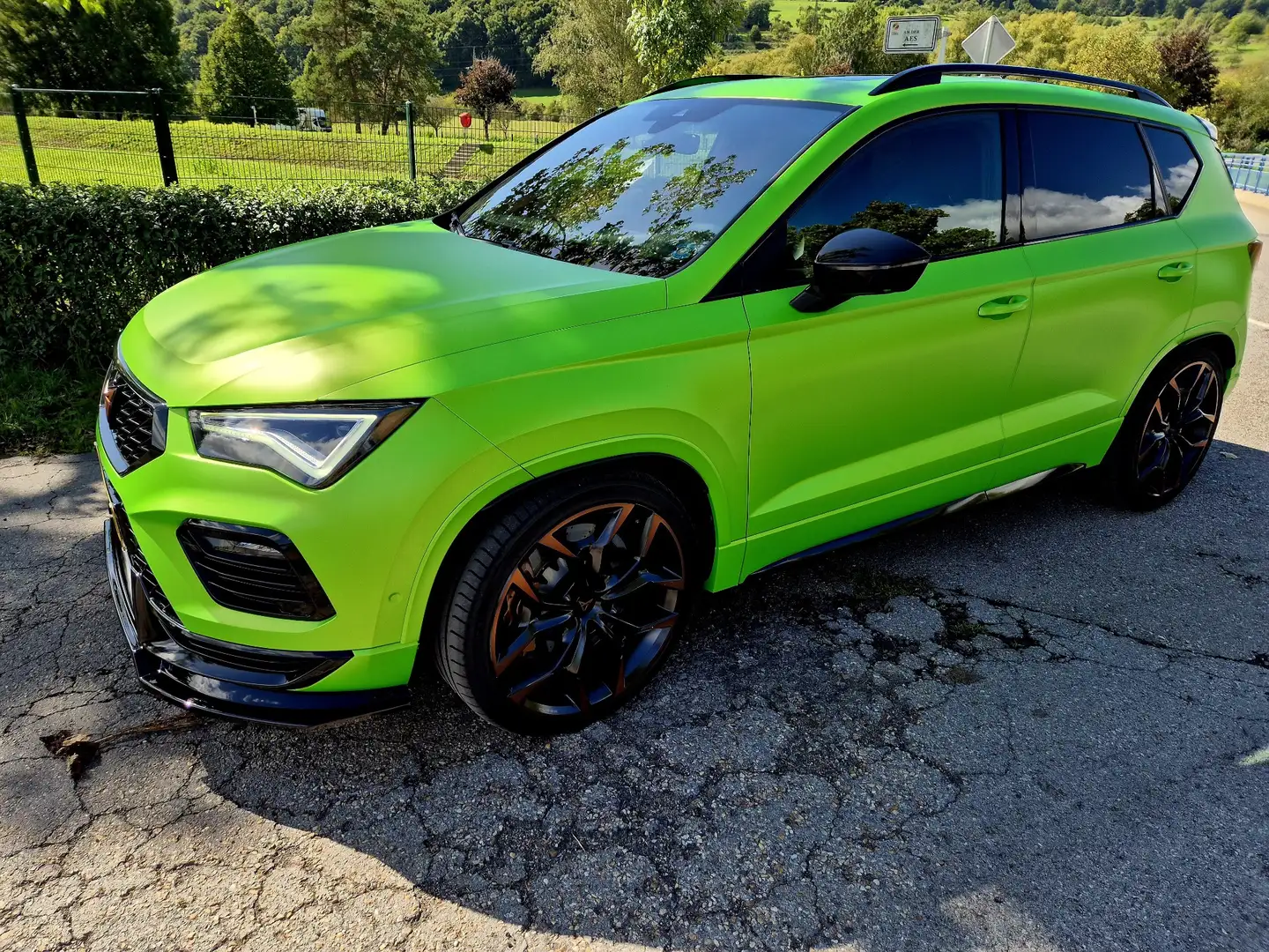 CUPRA Ateca Edition VZ Akrapovic Brembo H&R Federn Federn AHK Groen - 1