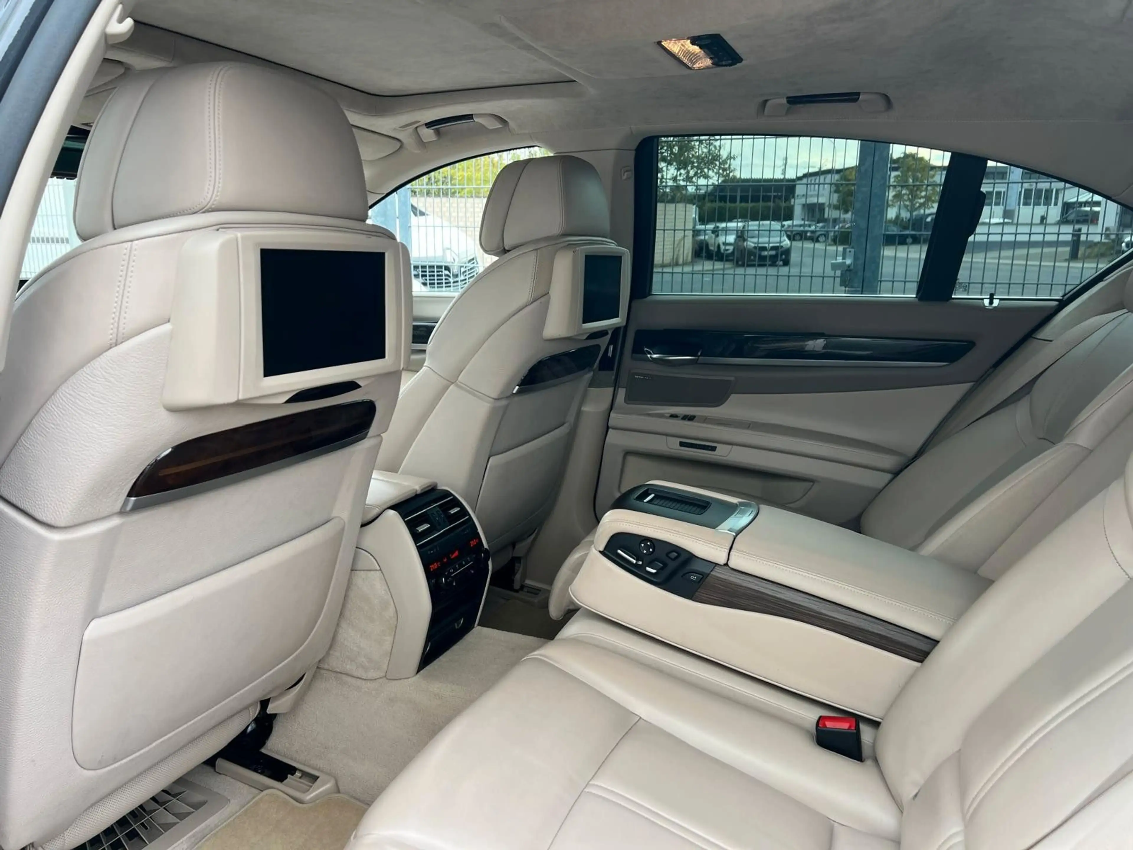 BMW 760 i M Alpina V12 — photo 14