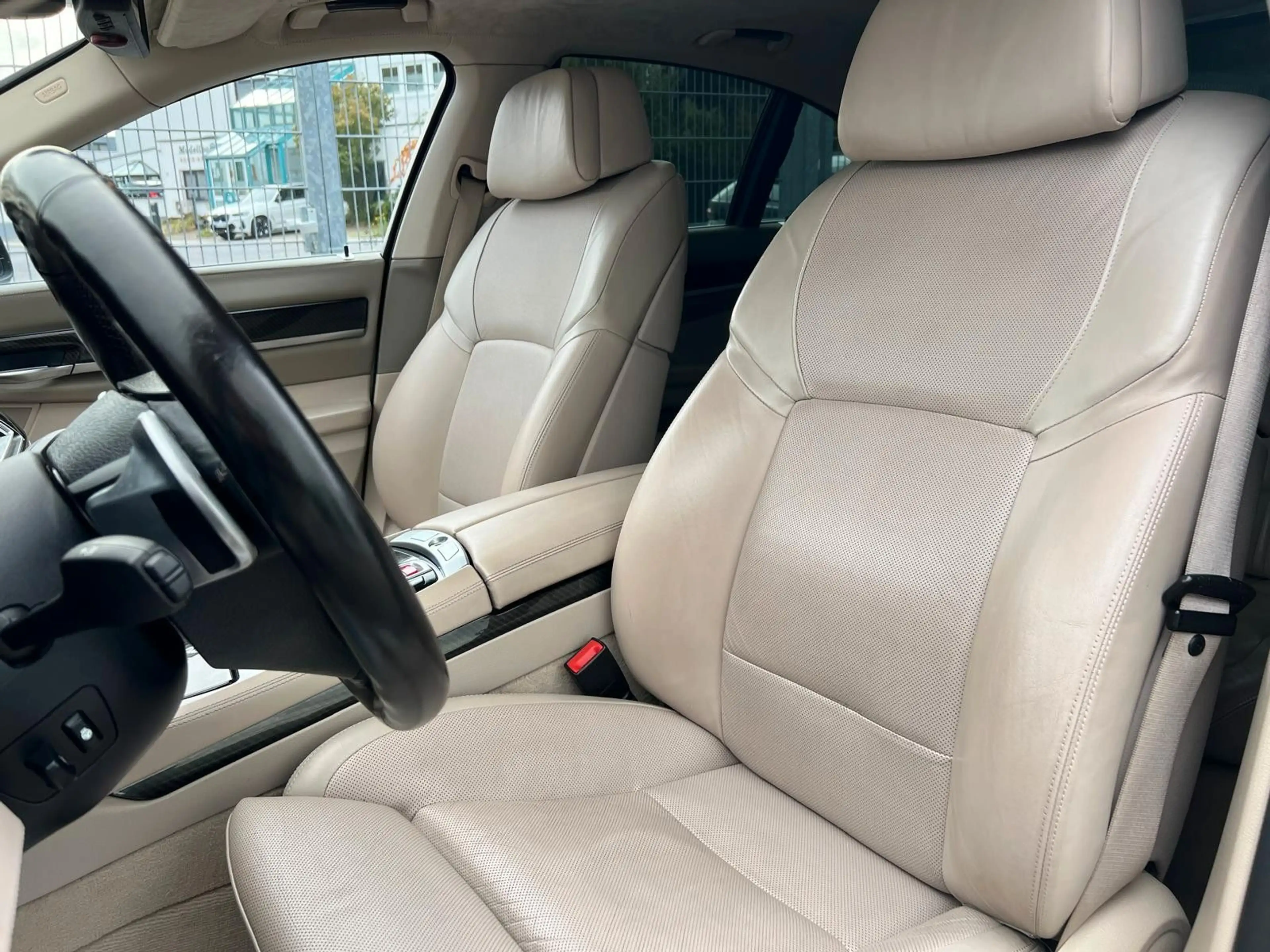 BMW 760 i M Alpina V12 — photo 9