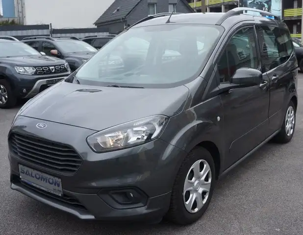 Ford Tourneo Courier AHK 2 Titanium Klimatronik NAVI beh.Frontscheibe A