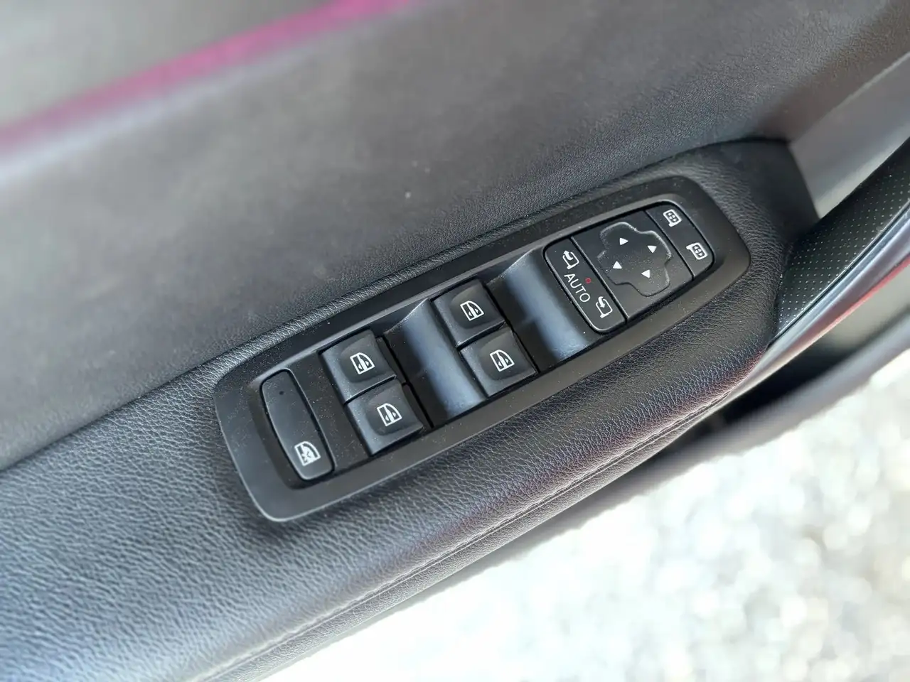 Renault Megane Berline — photo 34