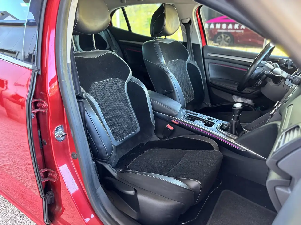 Renault Megane Berline — photo 23