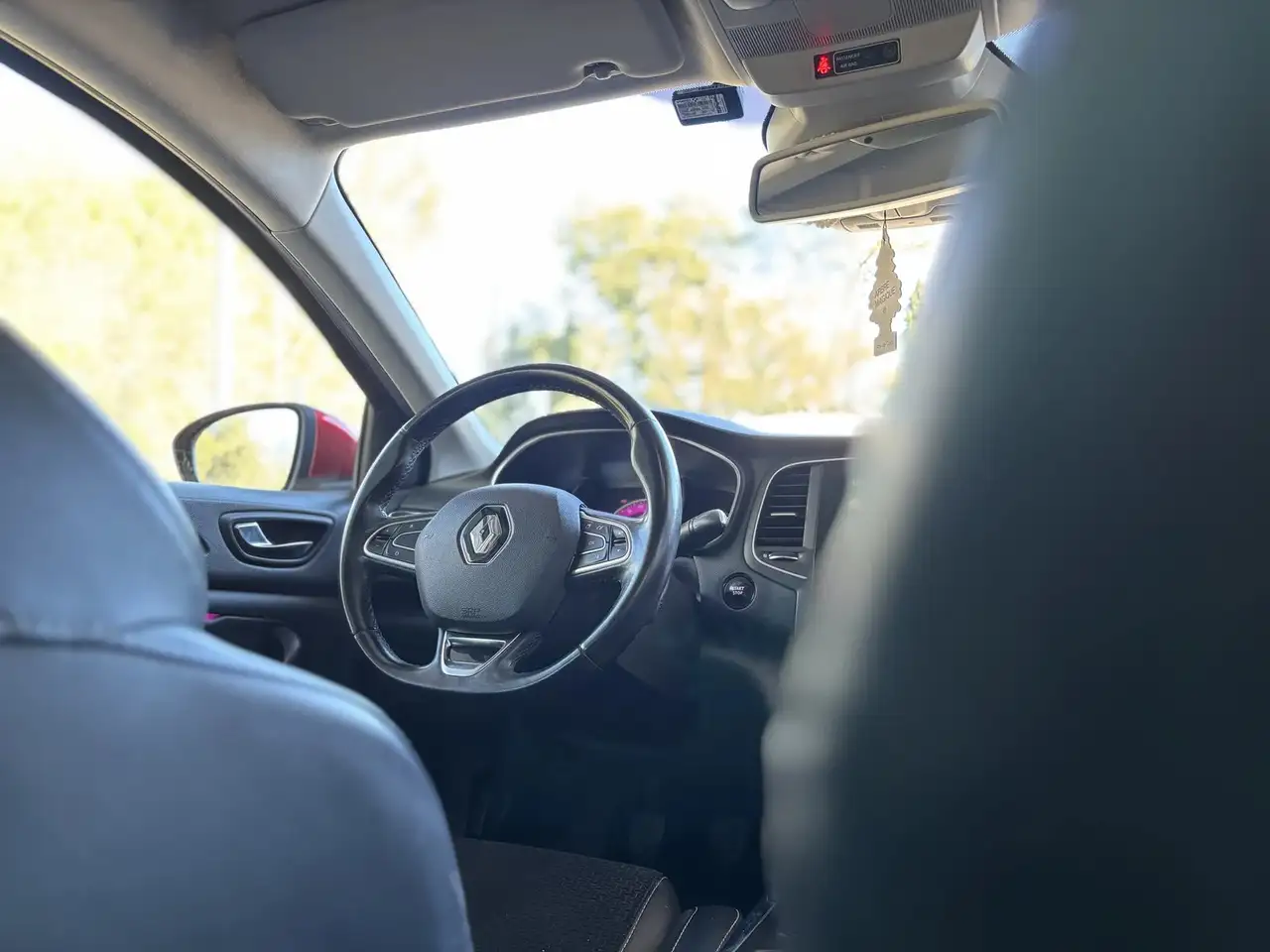 Renault Megane Berline — photo 21