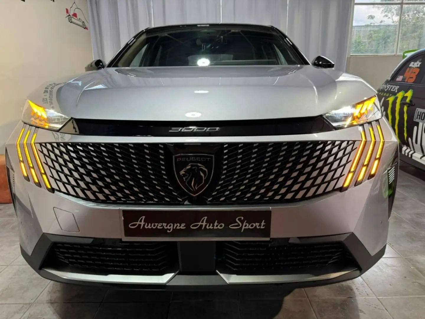 Peugeot 3008 HYBRID 136 e-DCS6 GT Gris - 2
