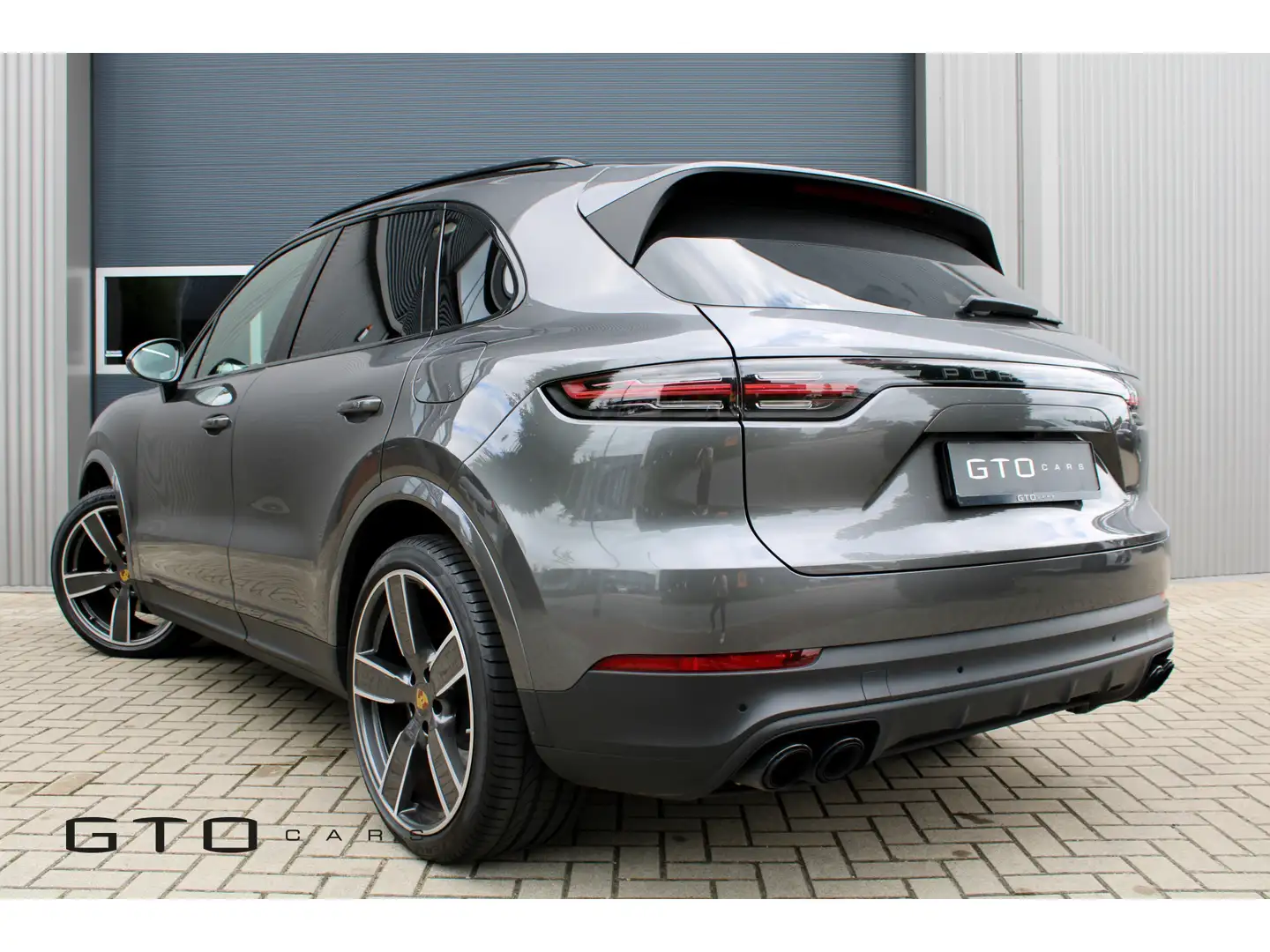 Porsche Cayenne 3.0 E-Hybrid Sportchrono / BOSE / Sportstoelen / P Grijs - 2