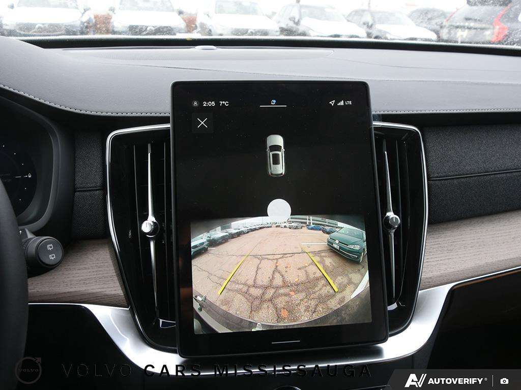 2026 Volvo XC90 T8 Core thumb 26