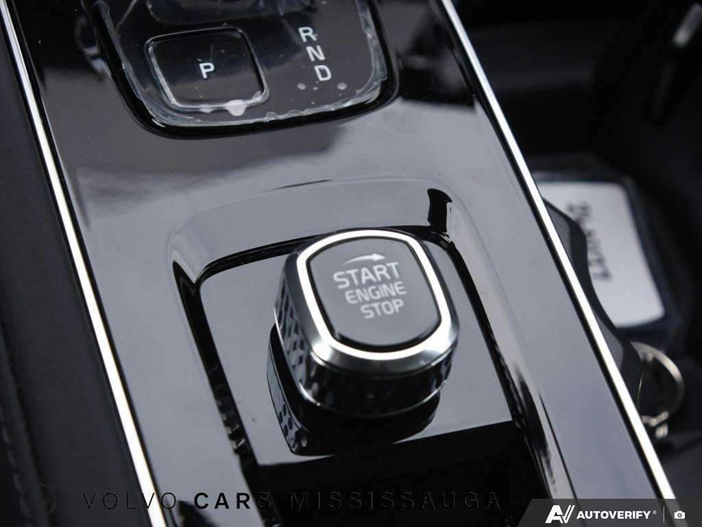 2026 Volvo XC90 T8 Core thumb 27