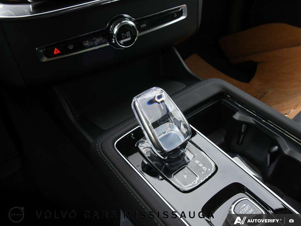 2026 Volvo XC90 T8 Core thumb 19