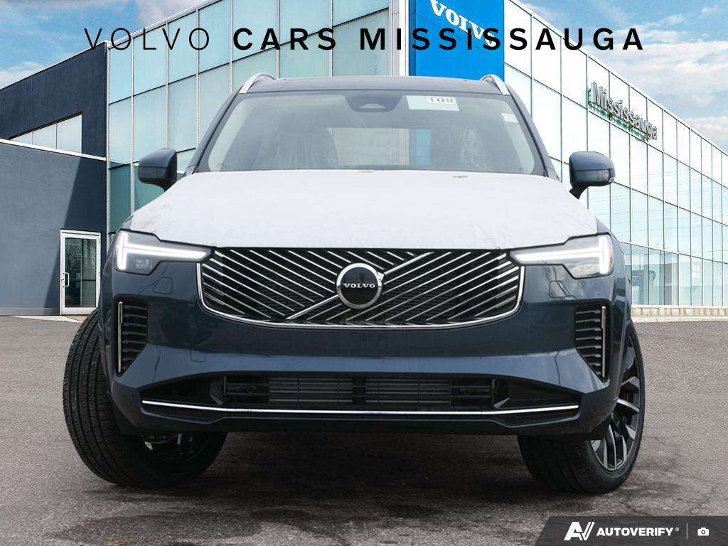 2026 Volvo XC90 T8 Core alt 2