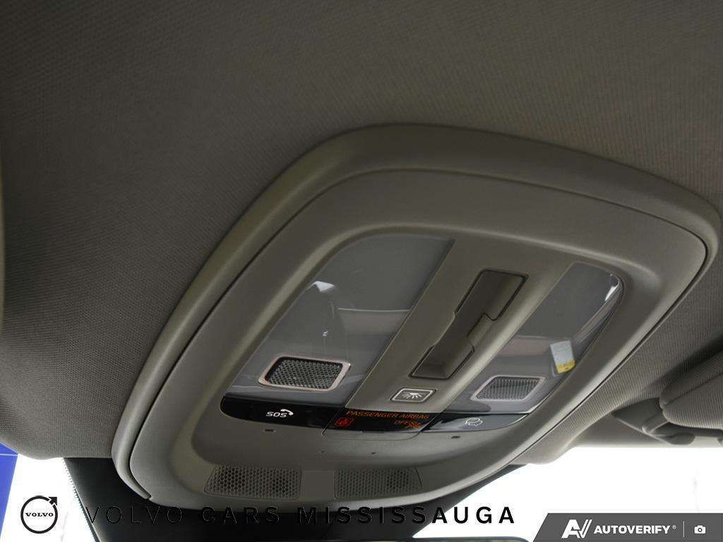 2026 Volvo XC90 T8 Core thumb 22