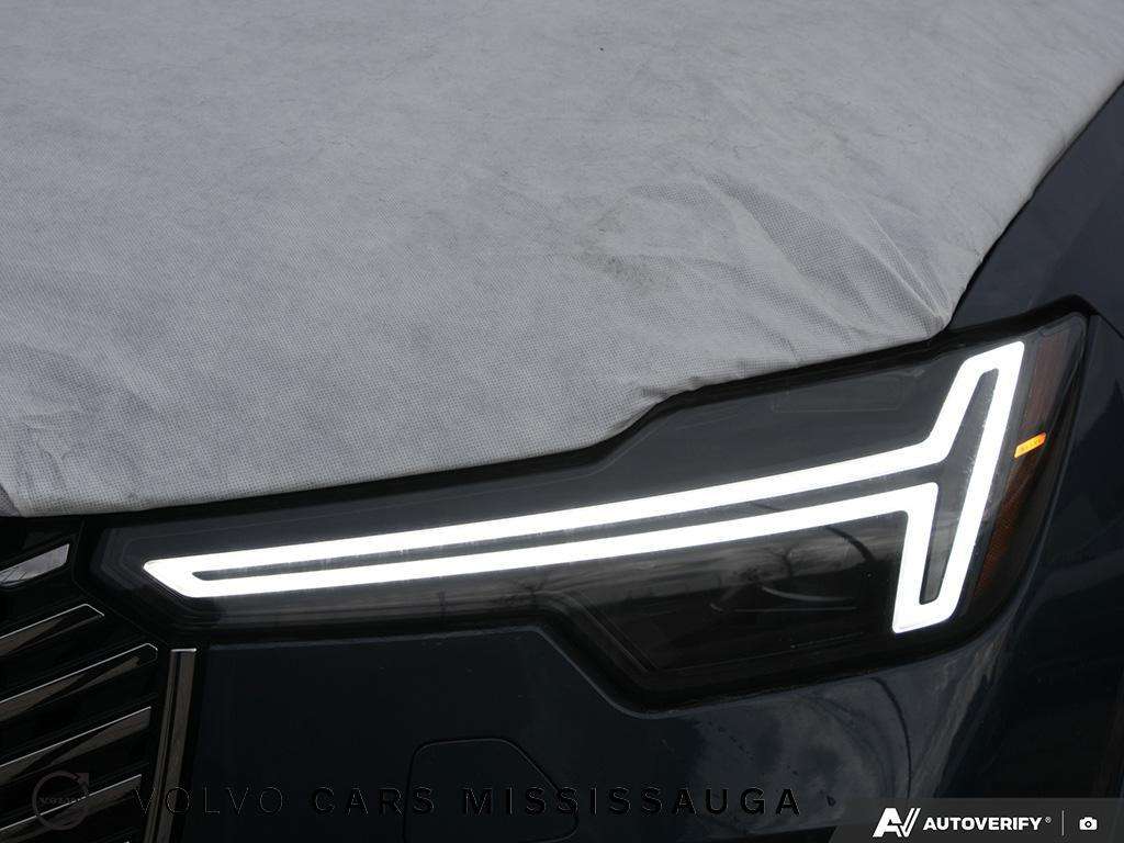 2026 Volvo XC90 T8 Core thumb 10