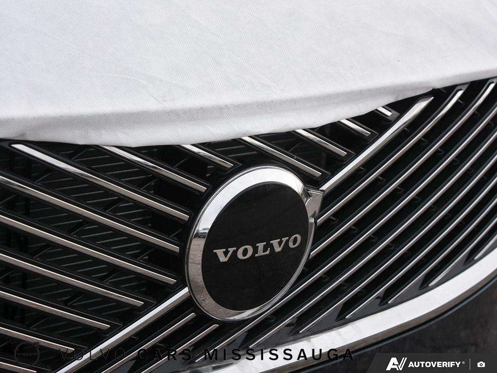 2026 Volvo XC90 T8 Core thumb 9