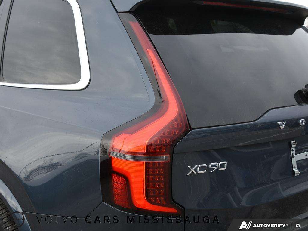 2026 Volvo XC90 T8 Core thumb 12