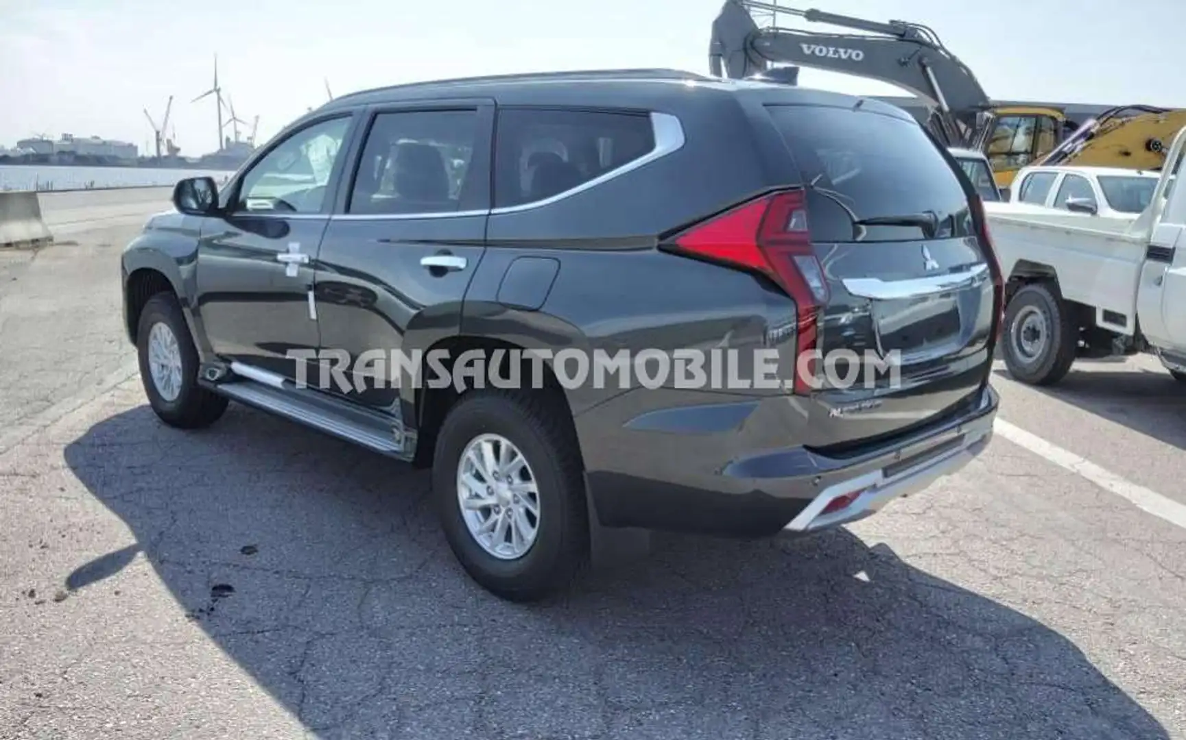 Mitsubishi Montero GLX  - EXPORT OUT EU TROPICAL VERSION - EXPORT OUT EU TROPICAL VERSION Argent - 2