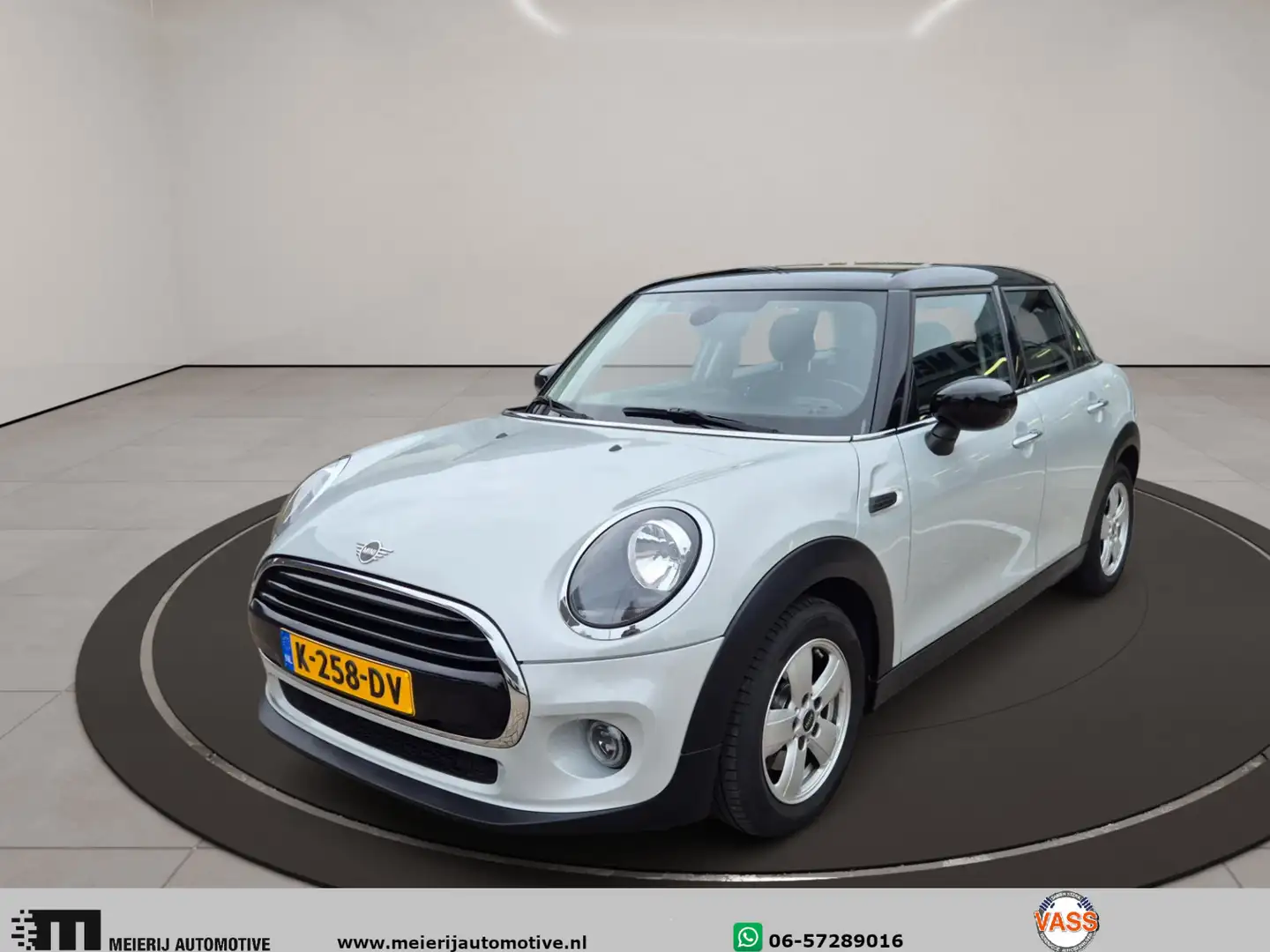 MINI Cooper Mini 1.5 Business Edition met Mini Next Garantie Zilver - 1