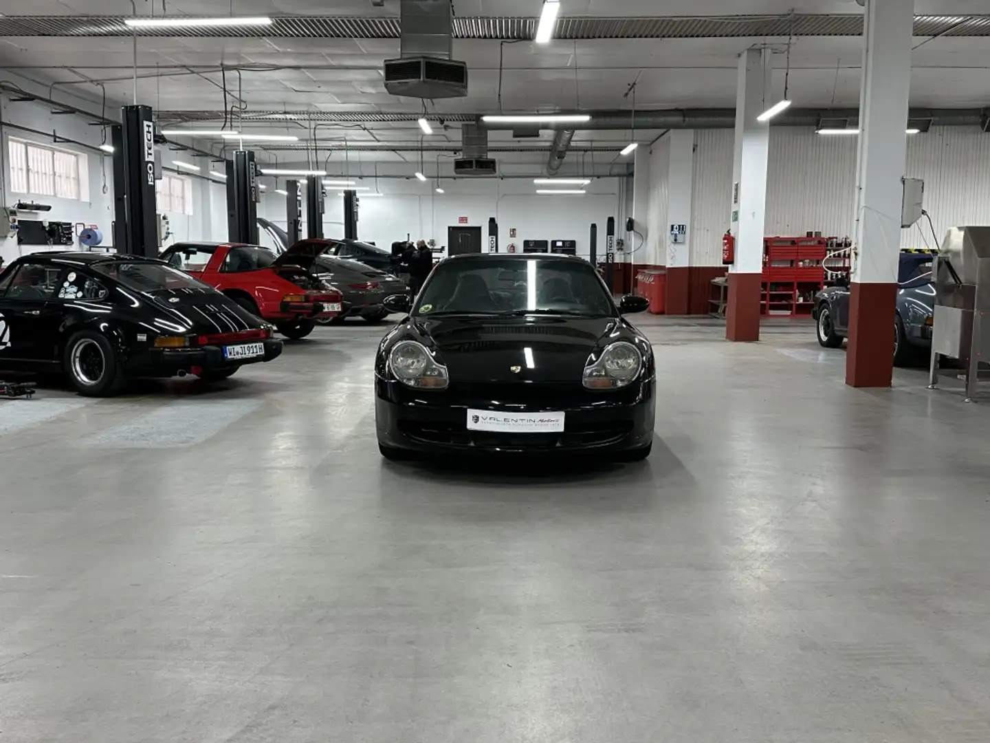 Porsche 996 Carrera Coupé Schwarz - 1