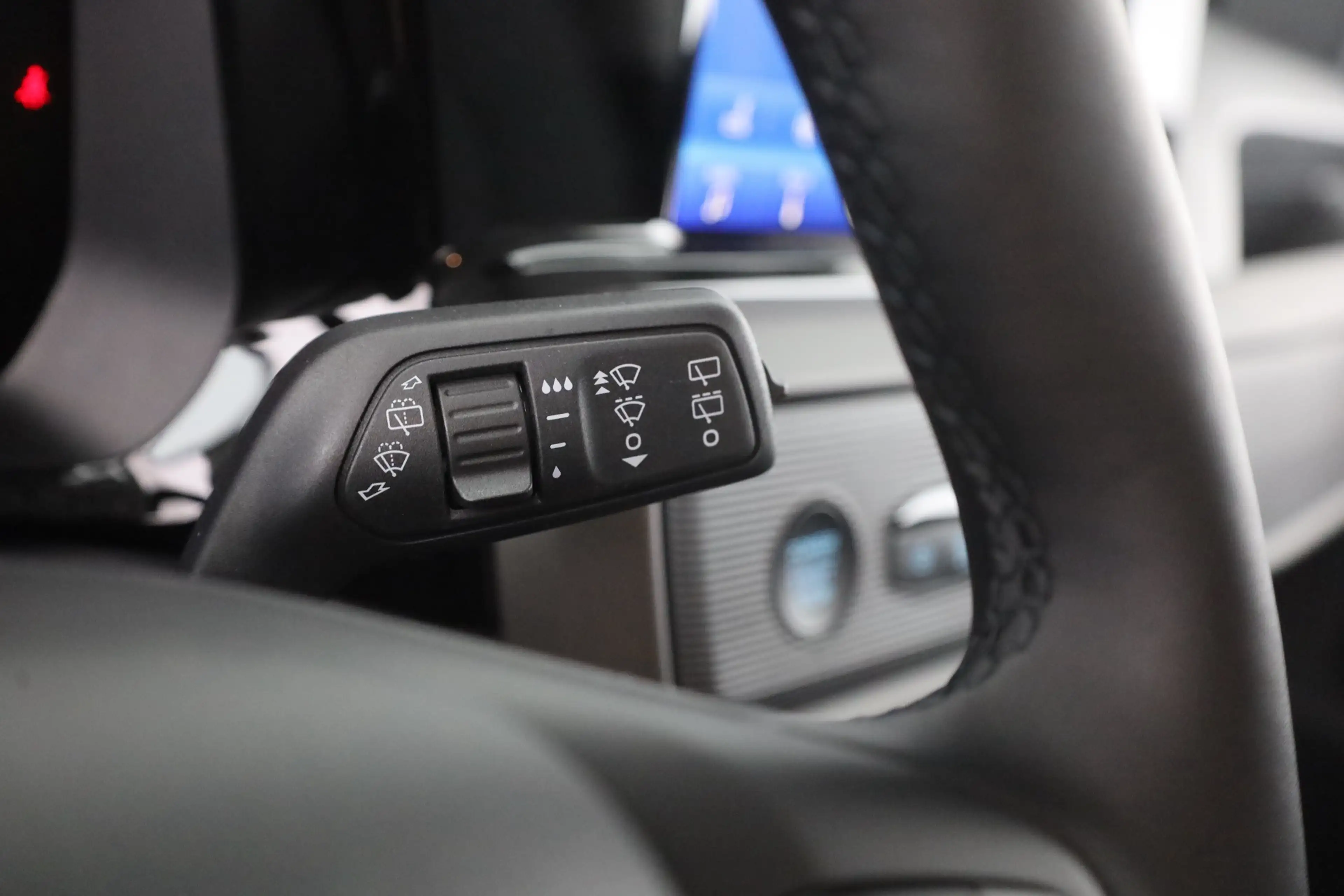 Ford Tourneo Courier Titanium 1.0 EB Aut. Kamera Tempom — photo 20