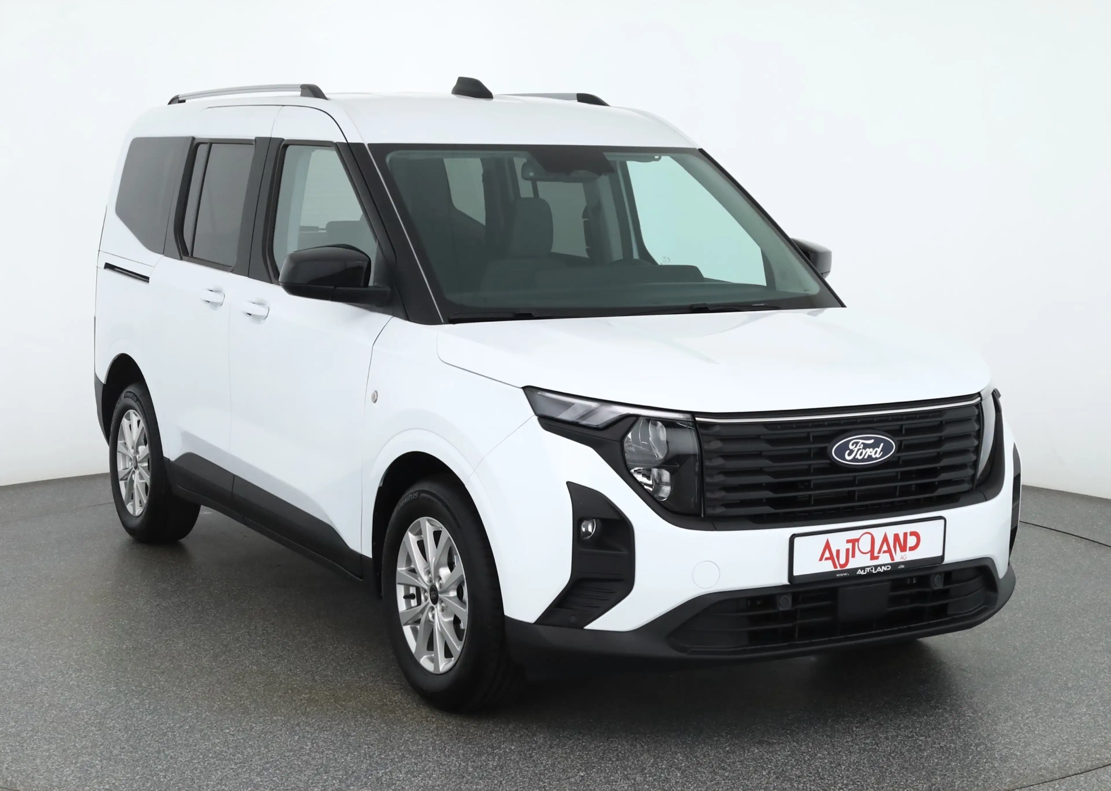 Ford Tourneo Courier Titanium 1.0 EB Aut. Kamera Tempom — photo 7