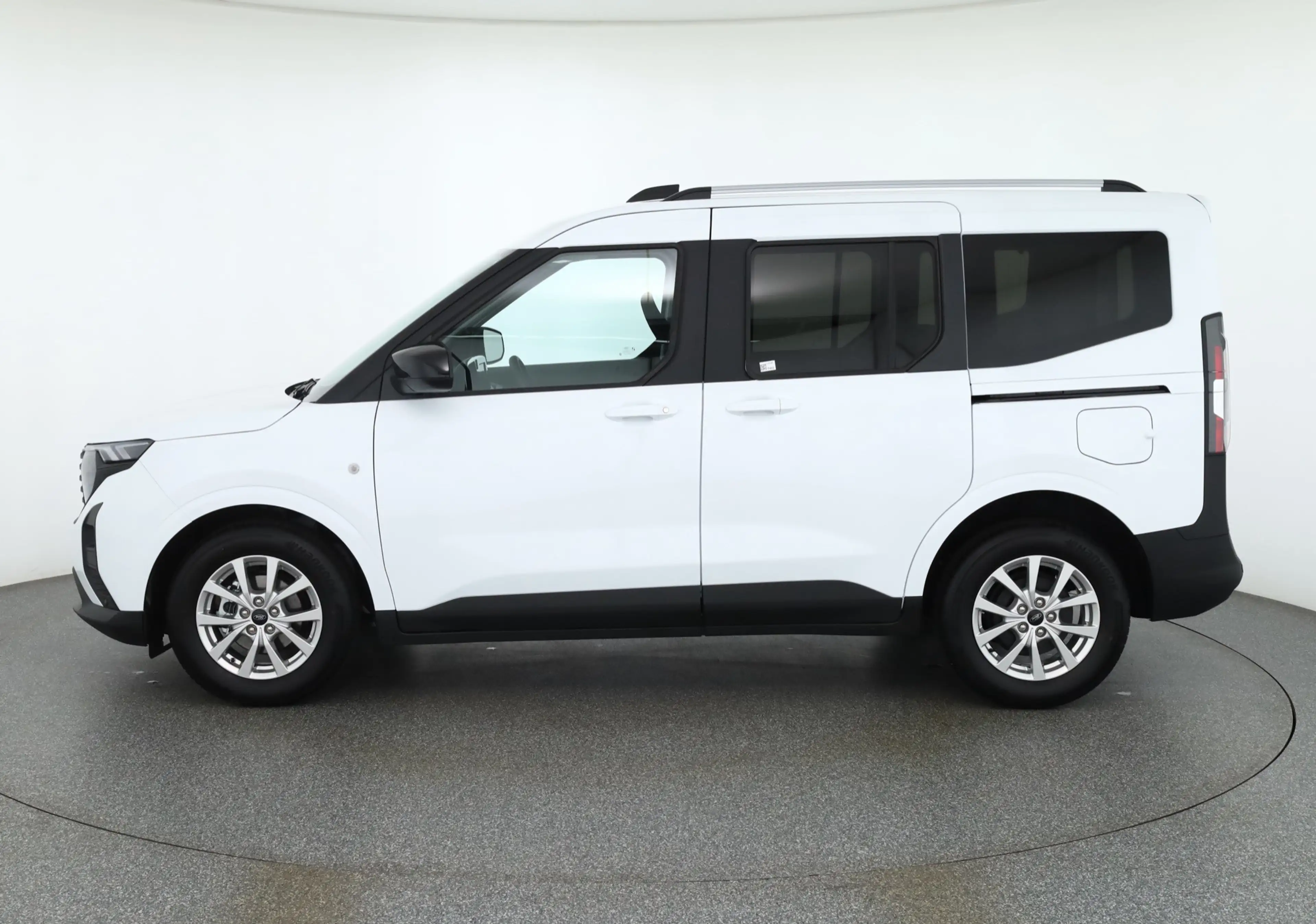 Ford Tourneo Courier Titanium 1.0 EB Aut. Kamera Tempom — photo 2