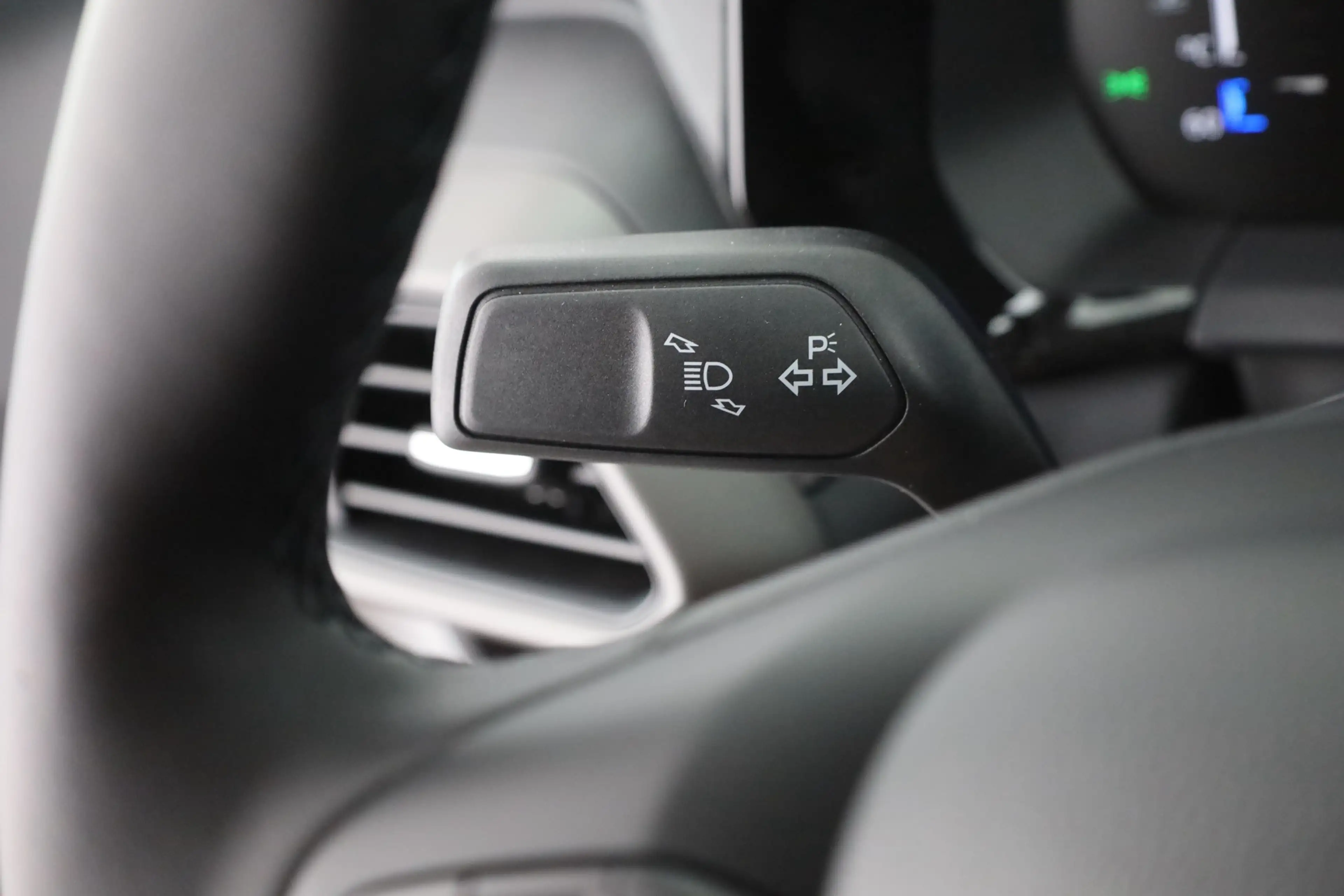 Ford Tourneo Courier Titanium 1.0 EB Aut. Kamera Tempom — photo 19
