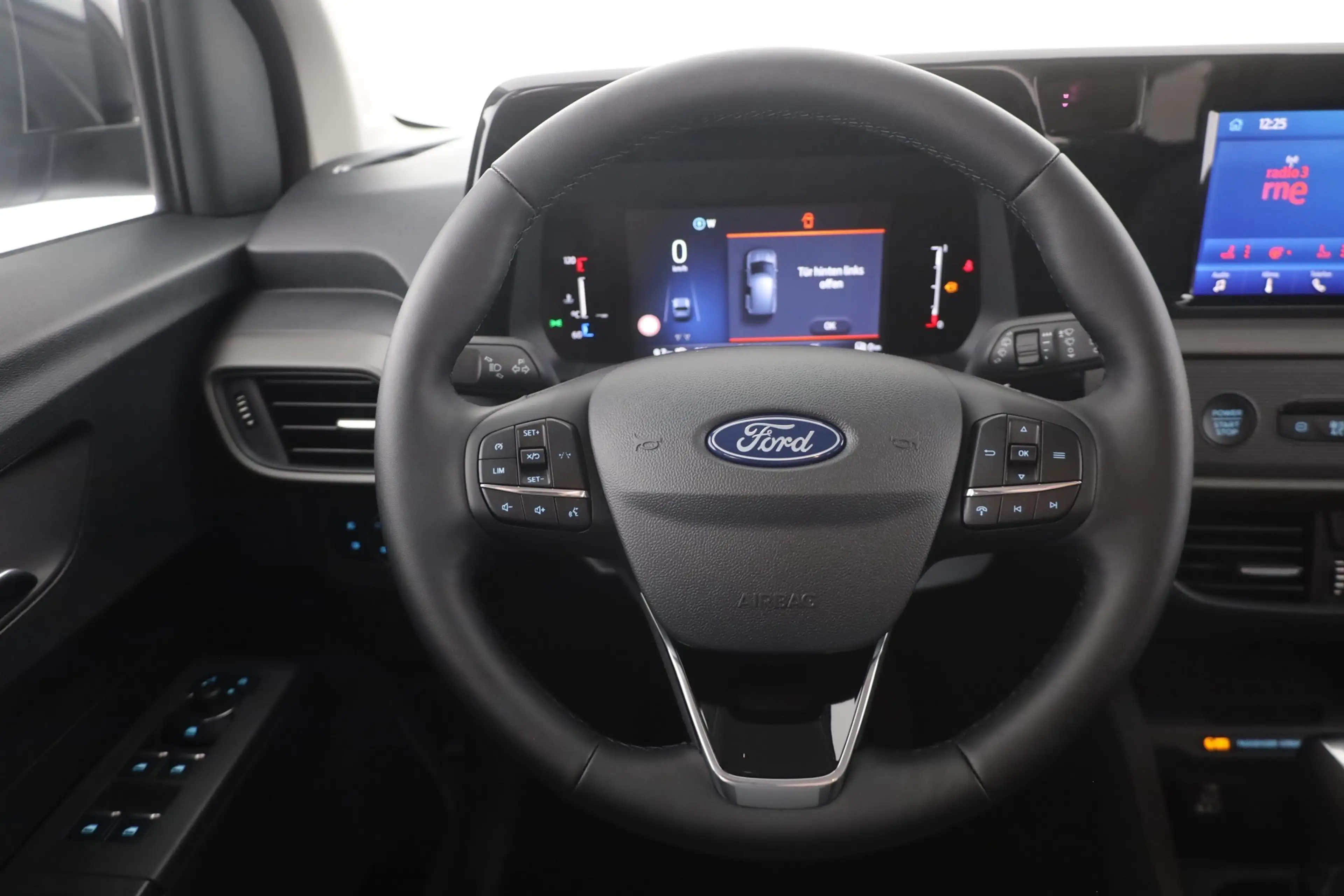 Ford Tourneo Courier Titanium 1.0 EB Aut. Kamera Tempom — photo 15
