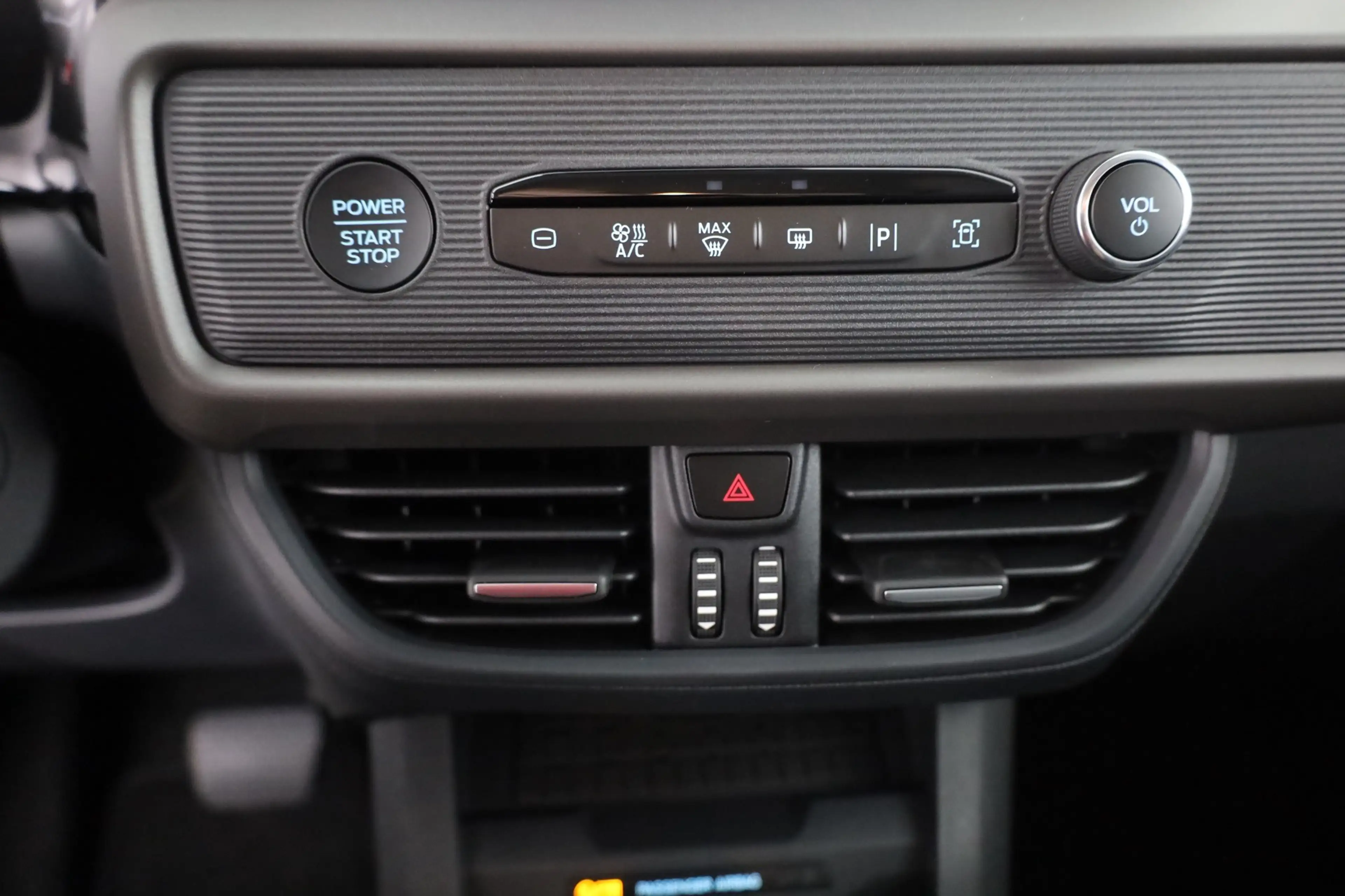 Ford Tourneo Courier Titanium 1.0 EB Aut. Kamera Tempom — photo 12