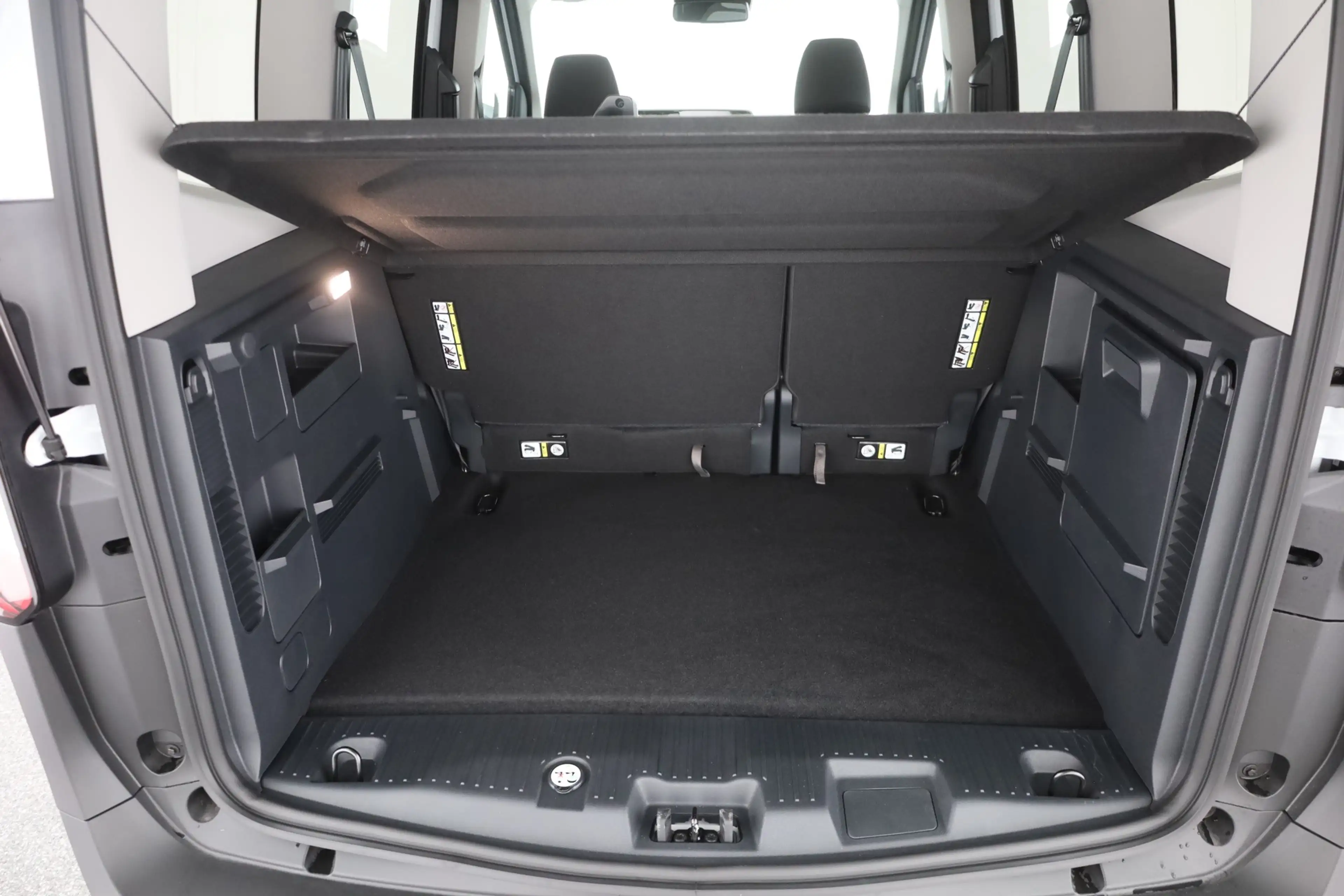 Ford Tourneo Courier Titanium 1.0 EB Aut. Kamera Tempom — photo 26