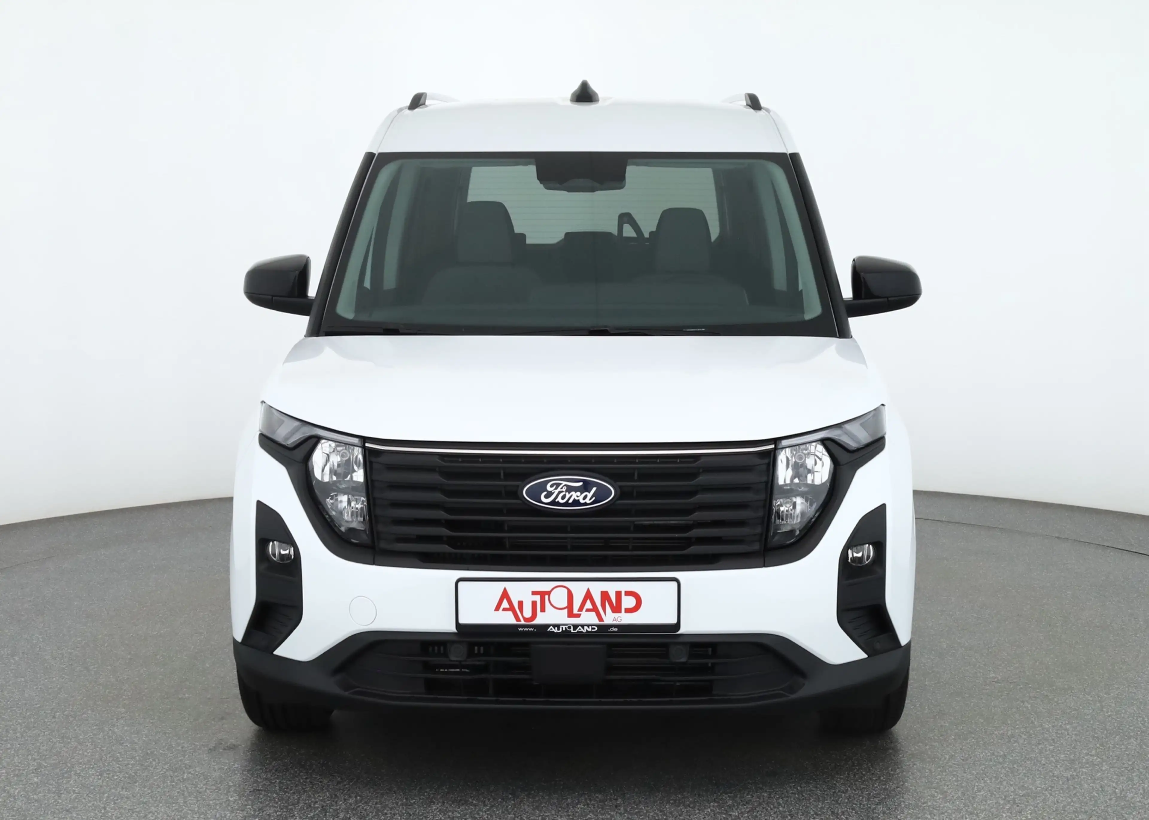 Ford Tourneo Courier Titanium 1.0 EB Aut. Kamera Tempom — photo 8