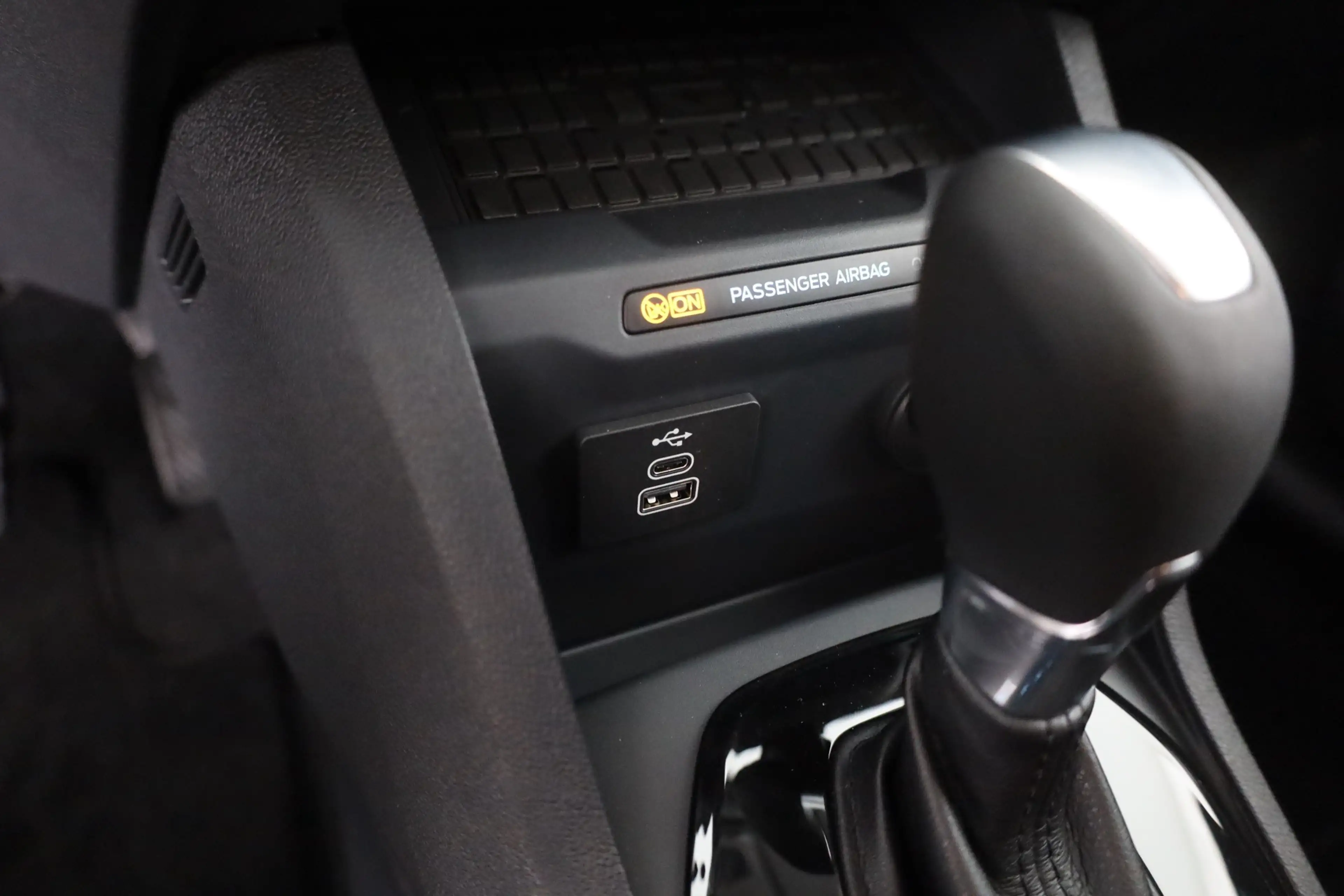 Ford Tourneo Courier Titanium 1.0 EB Aut. Kamera Tempom — photo 13