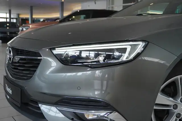 Opel Insignia view 5