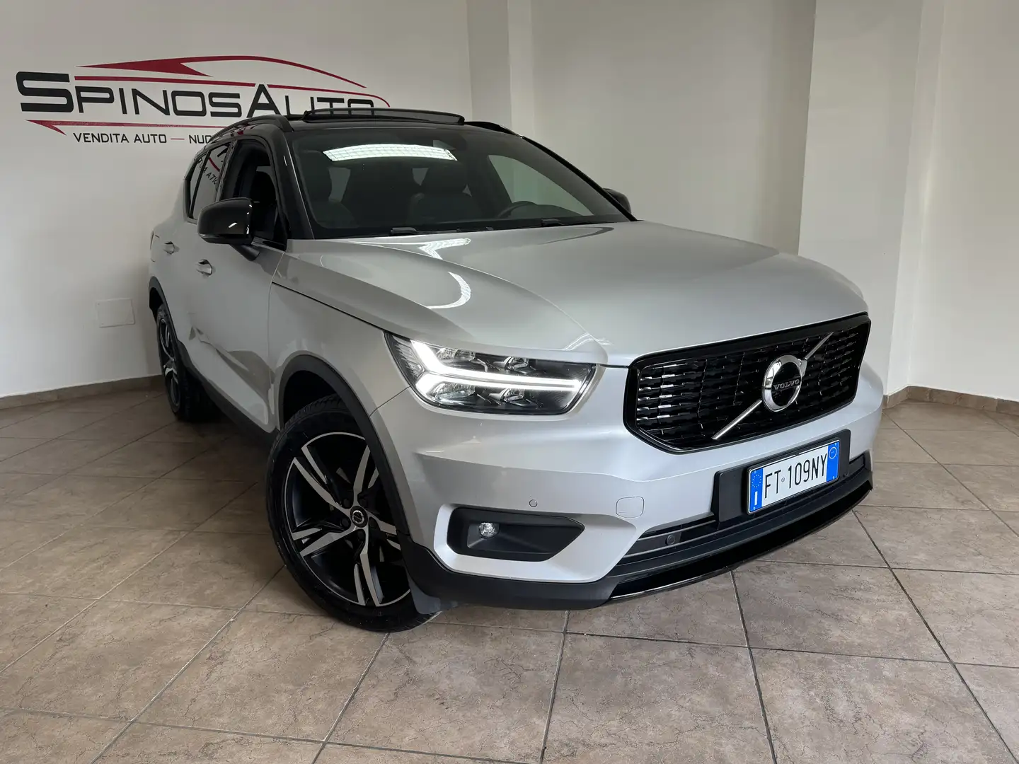 Volvo XC40 2.0 d4 R-design awd geartronic my20 - 1