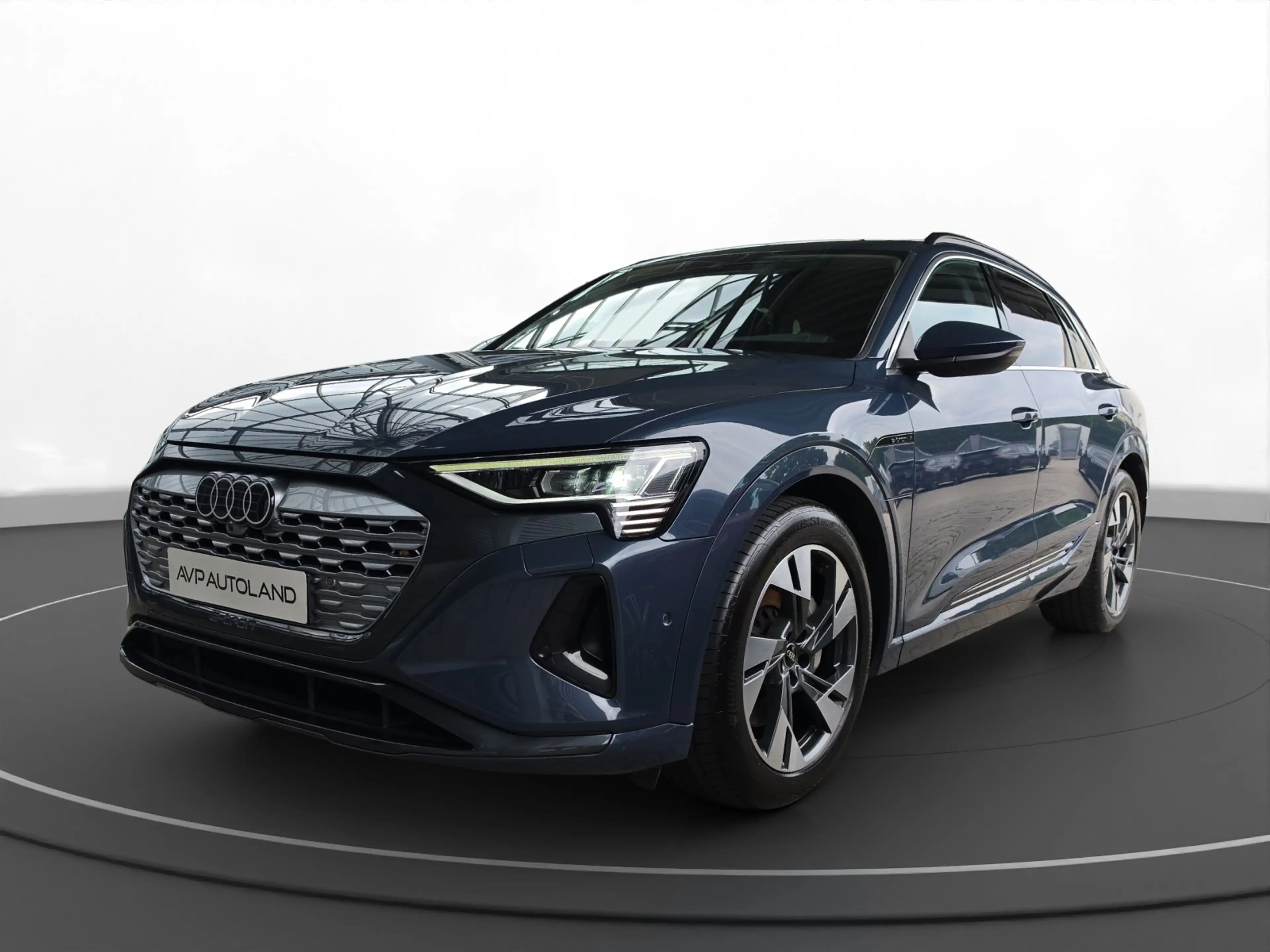 Audi Q8 e-tron Q8 55 e-tron quattro advanced | AHK | LED | — photo 2