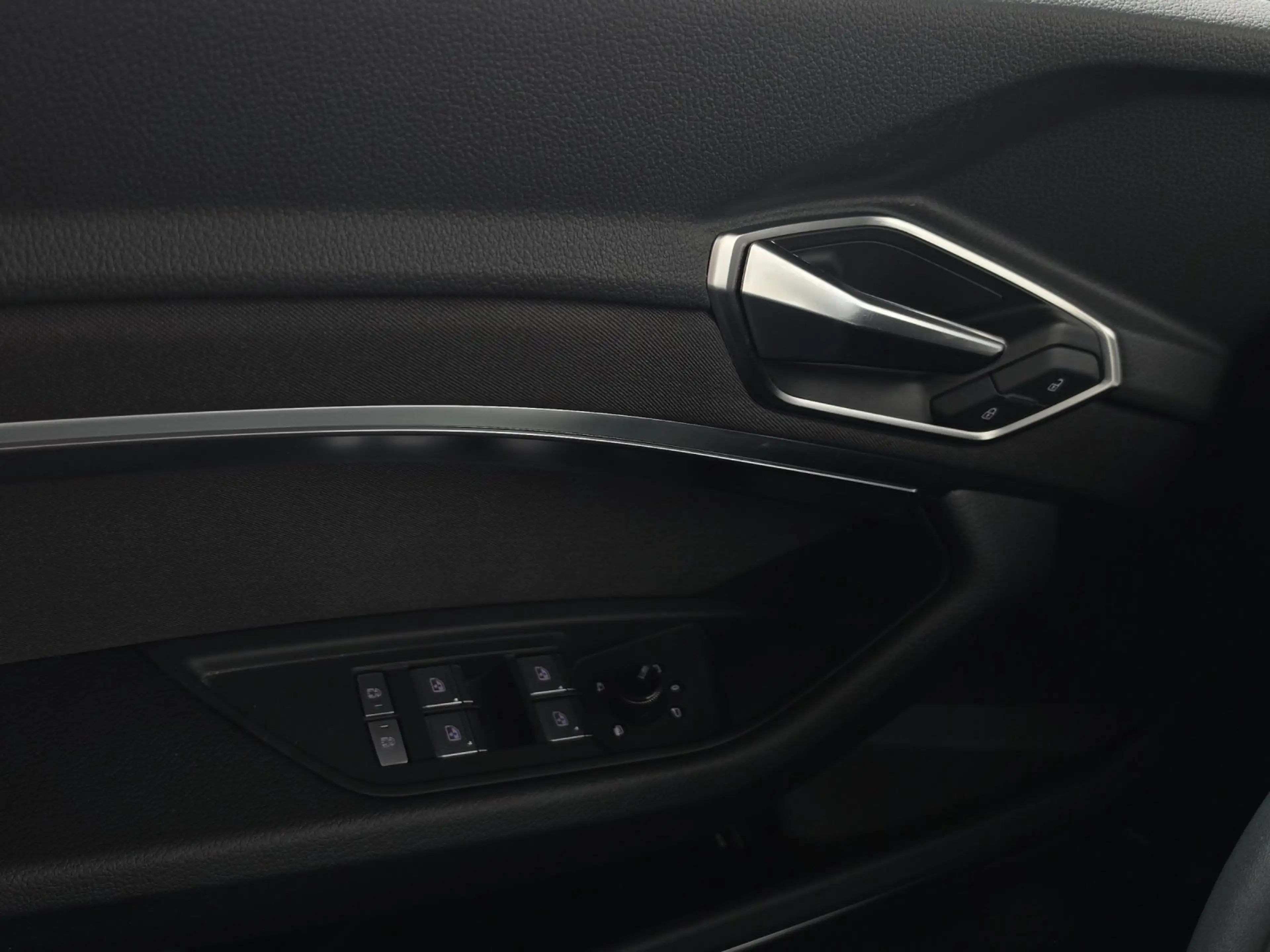 Audi Q8 e-tron Q8 55 e-tron quattro advanced | AHK | LED | — photo 11