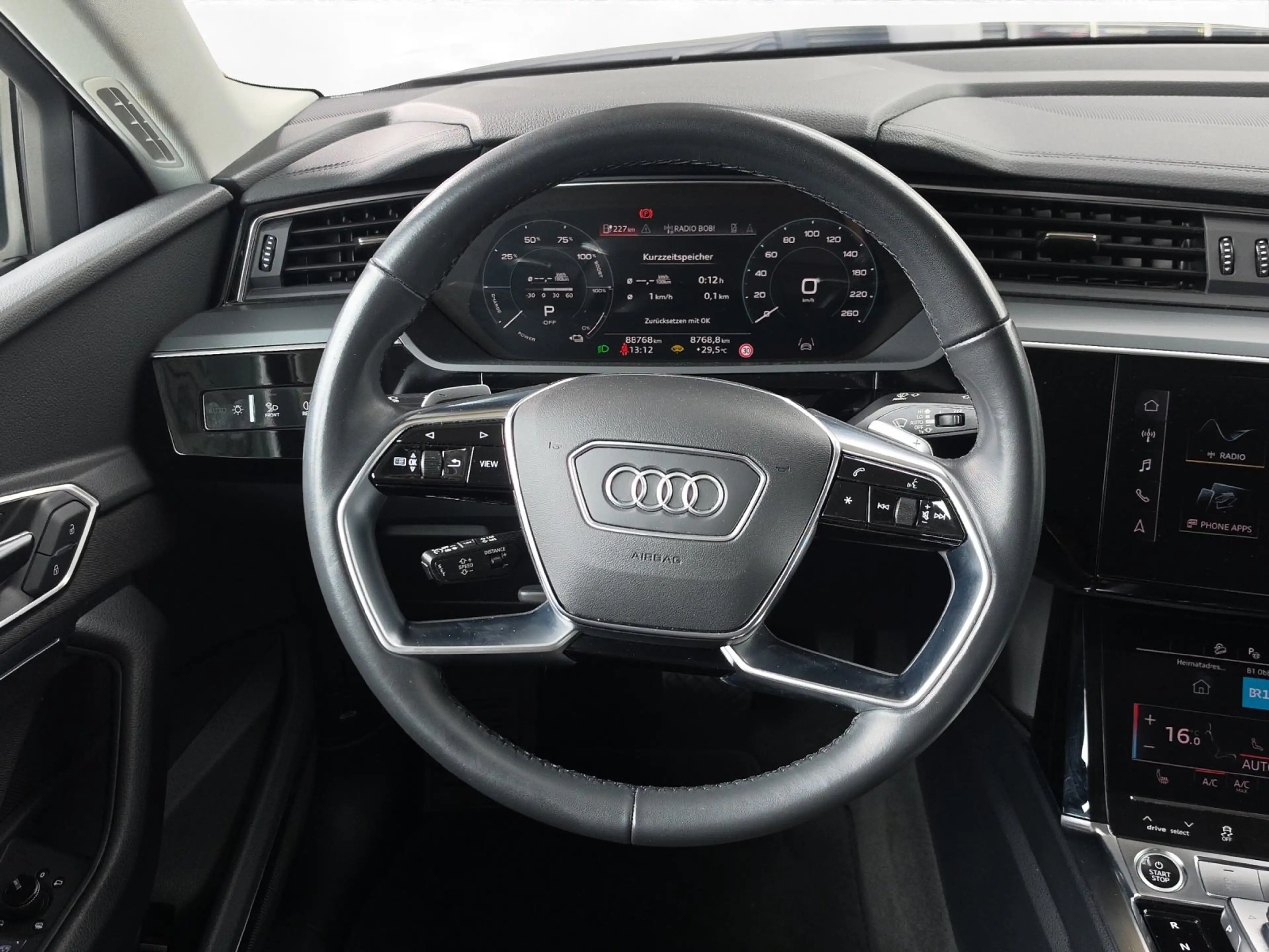 Audi Q8 e-tron Q8 55 e-tron quattro advanced | AHK | LED | — photo 10