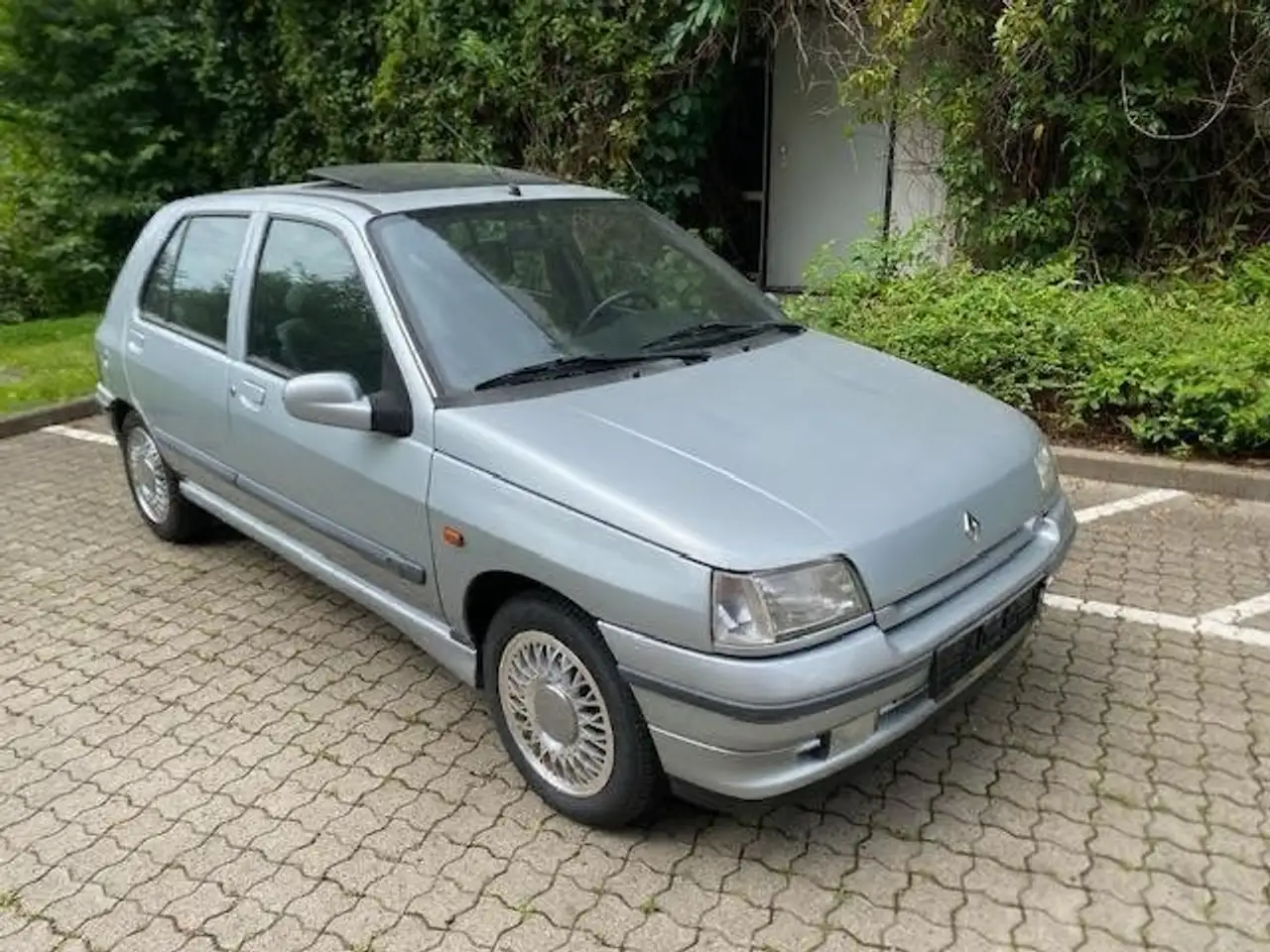 Renault Clio Bild 2