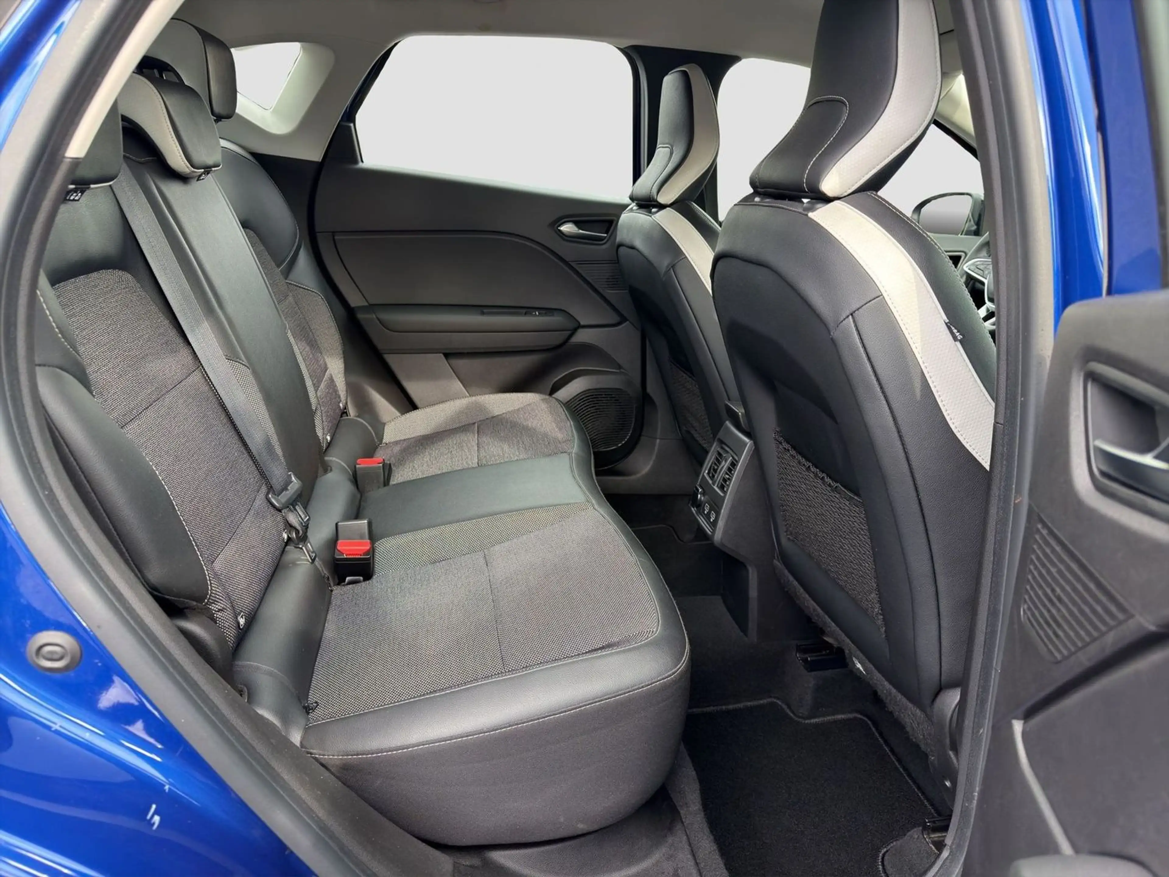 Renault Captur TCe 130 Intens Navi LED AHK R-Cam PDC v+h — photo 15