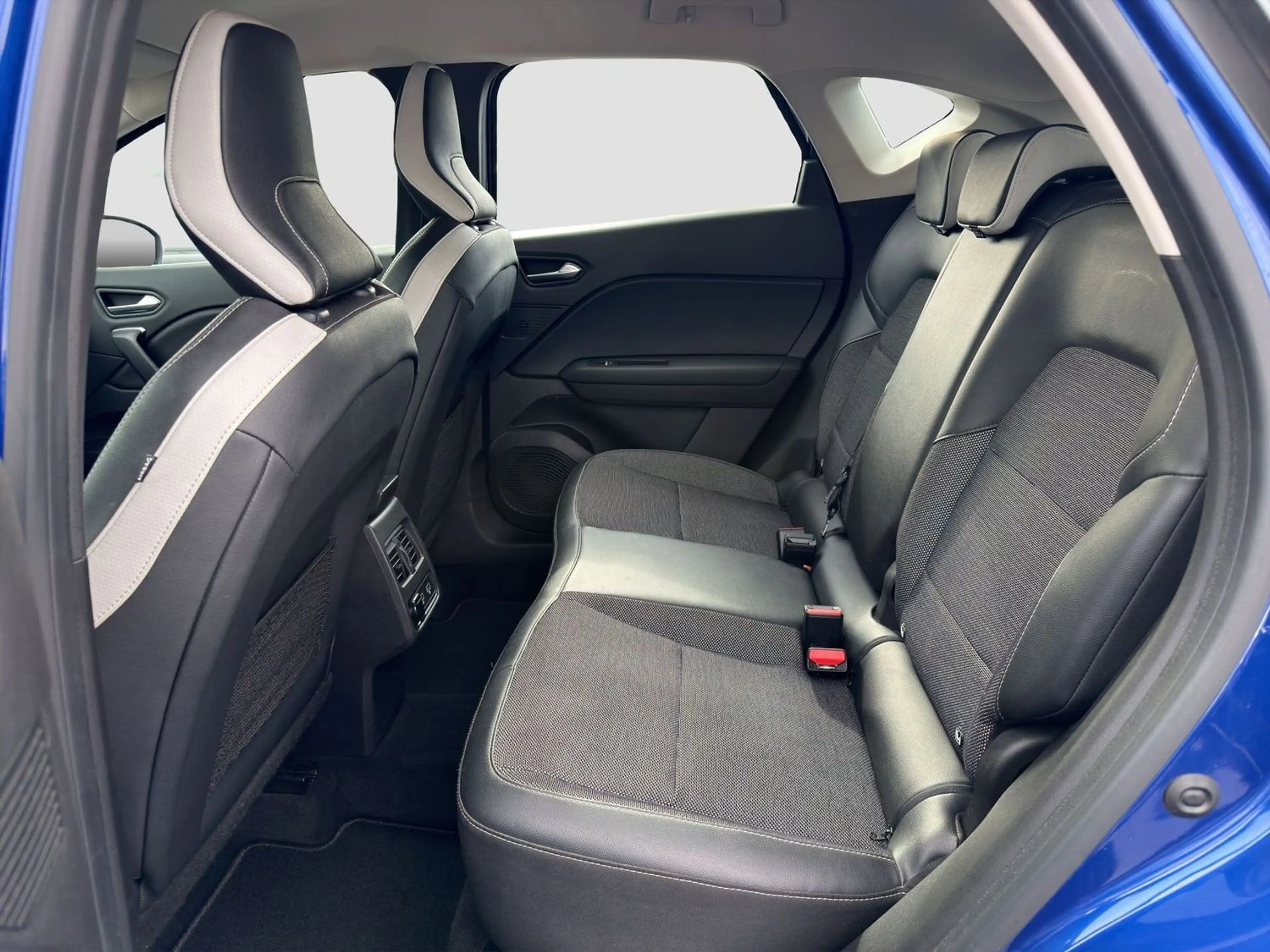 Renault Captur TCe 130 Intens Navi LED AHK R-Cam PDC v+h — photo 13