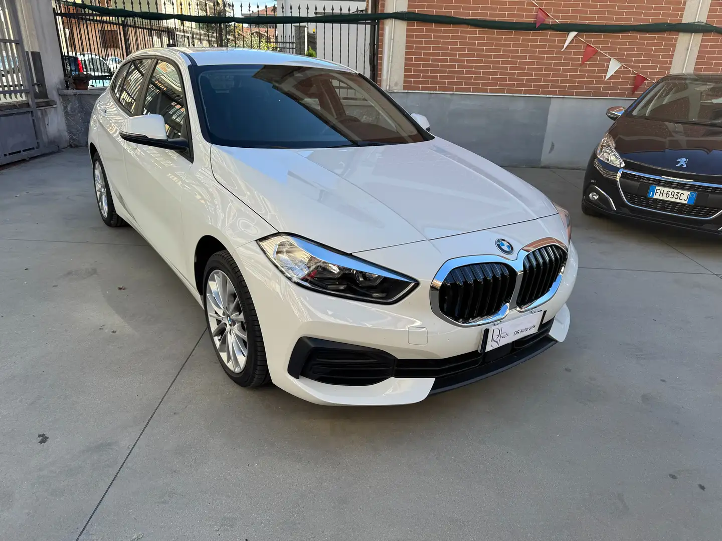 BMW 118 Business Advantage 140cv auto ADATTA NEOPATENTATI Bianco - 2