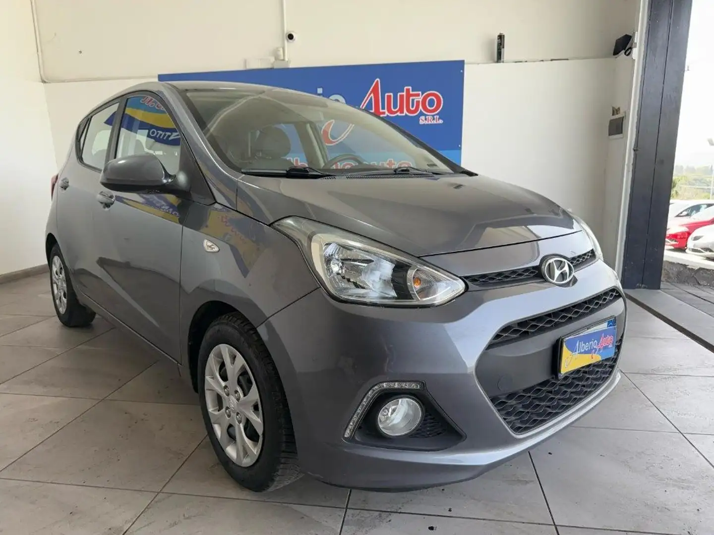 Hyundai i10 1.0 MPI Classic Grigio - 2