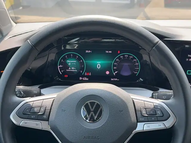 Volkswagen Golf view 9